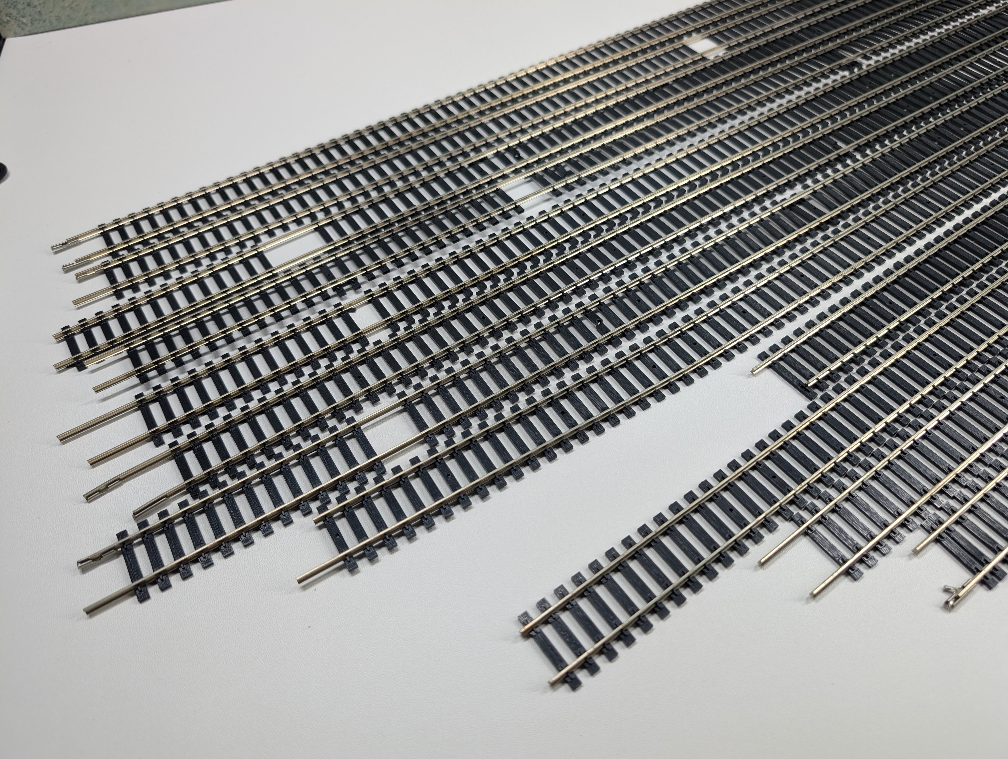 USED Atlas HO Scale Flex Track, Code 100 (14 pcs)