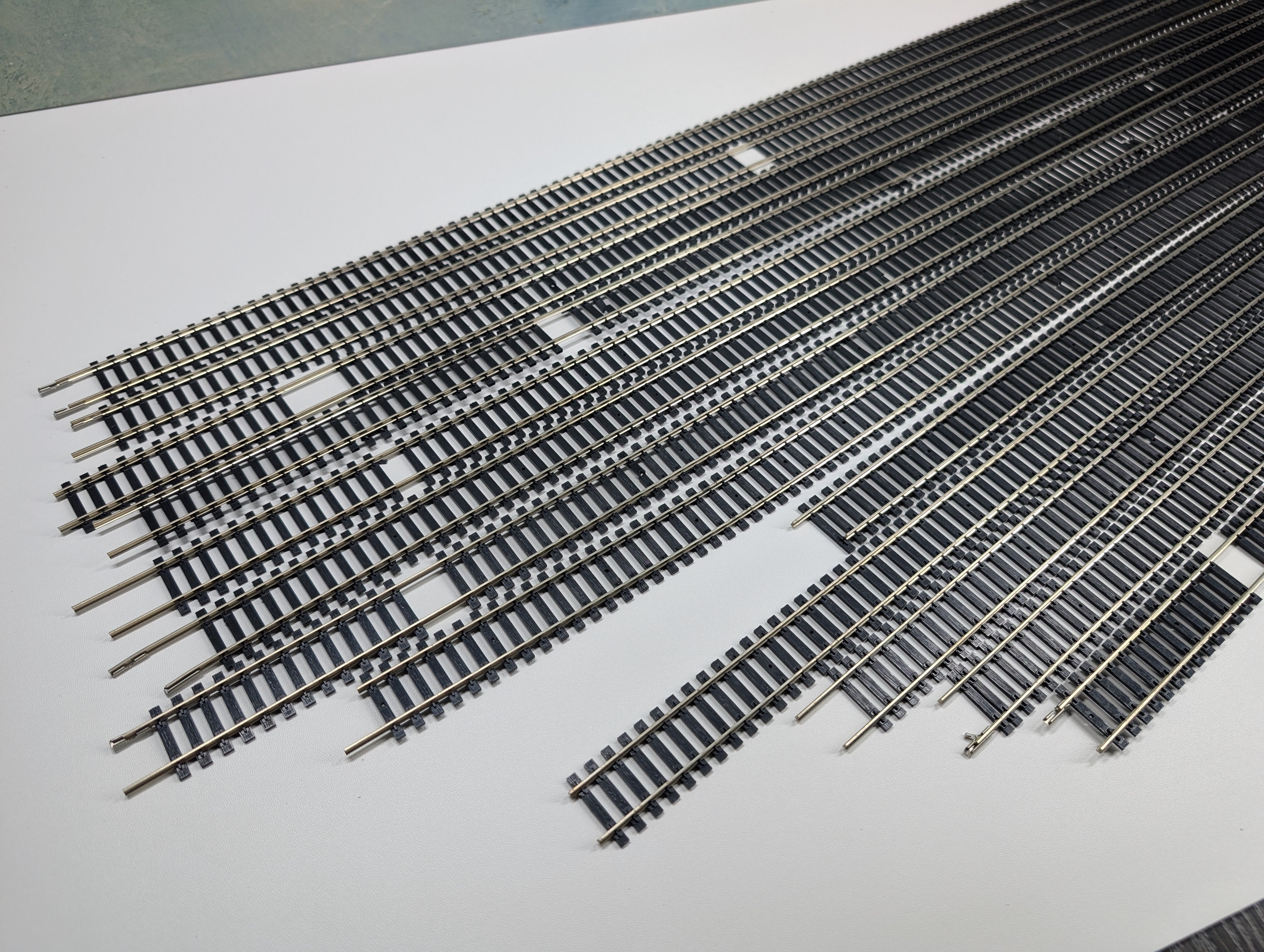 USED Atlas HO Scale Flex Track, Code 100 (14 pcs)