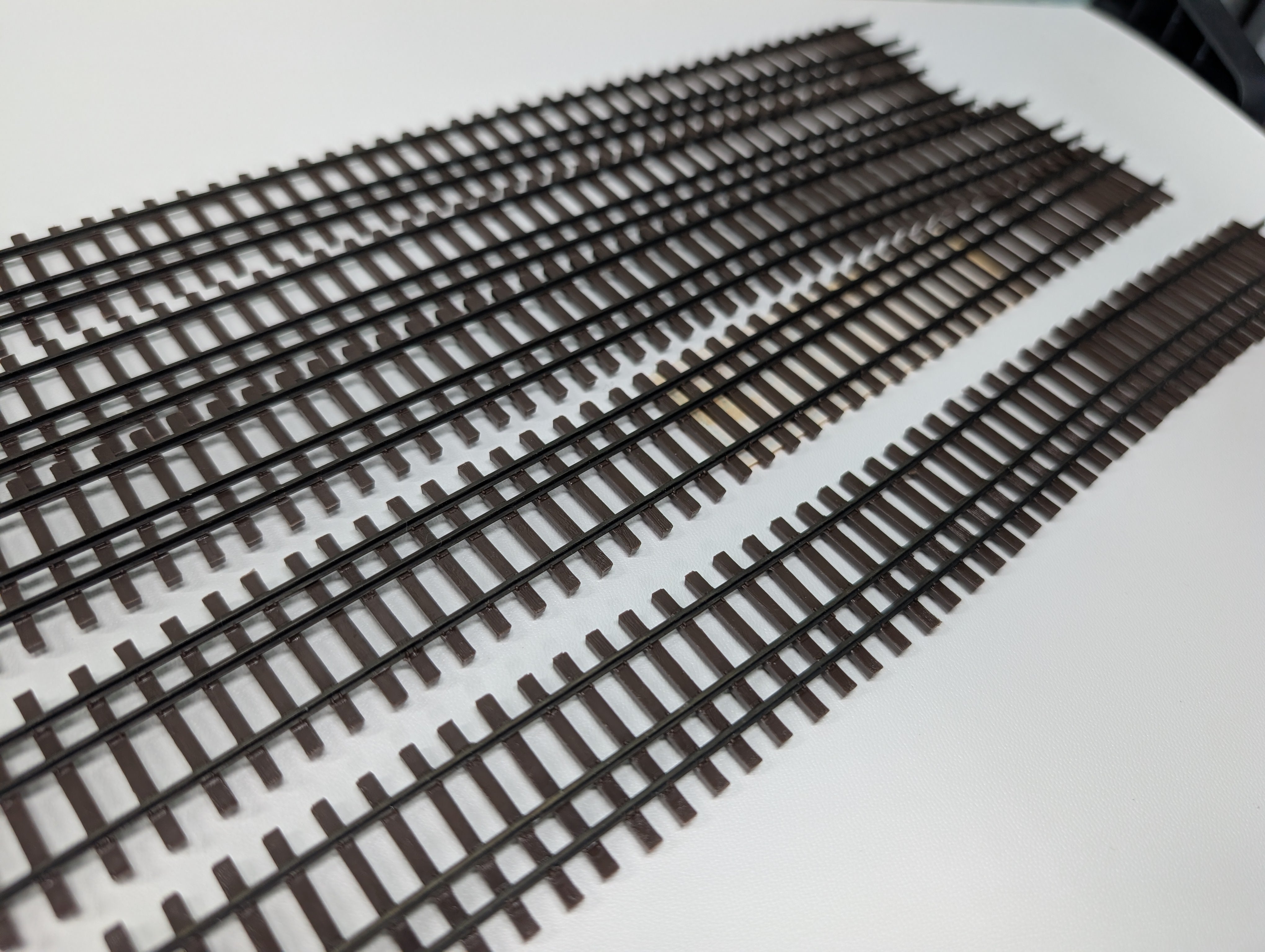 USED Micro Engineering Company 12-110 MULTI Scale Flex-Trak HO & HOn3 Dual Gauge Code 70 Track Weathered (3ft each) (5 pcs)