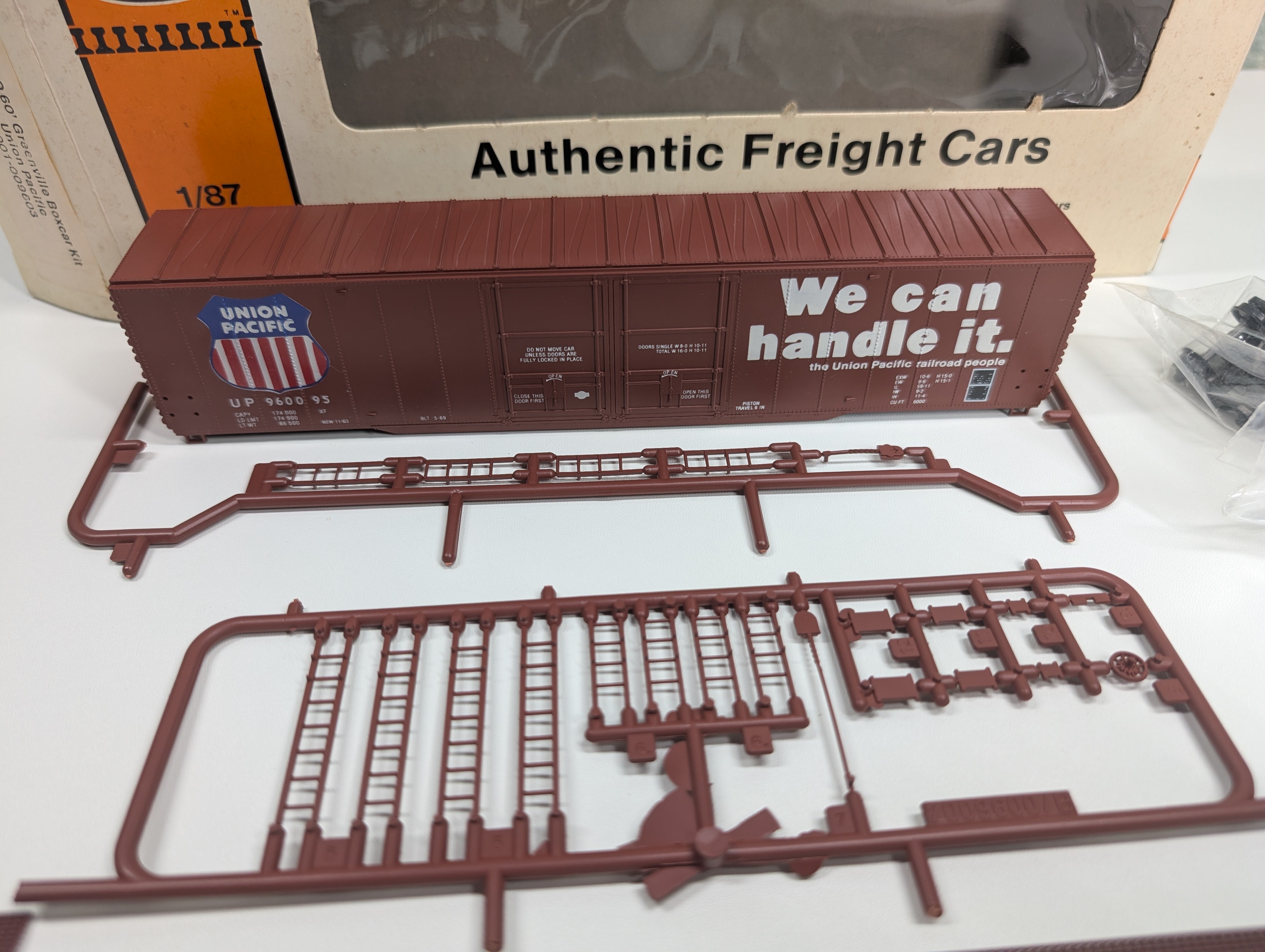 USED Con-Cor 1-009603 HO Scale 60' Greenville Box Car Union Pacific UP #960095 KIT