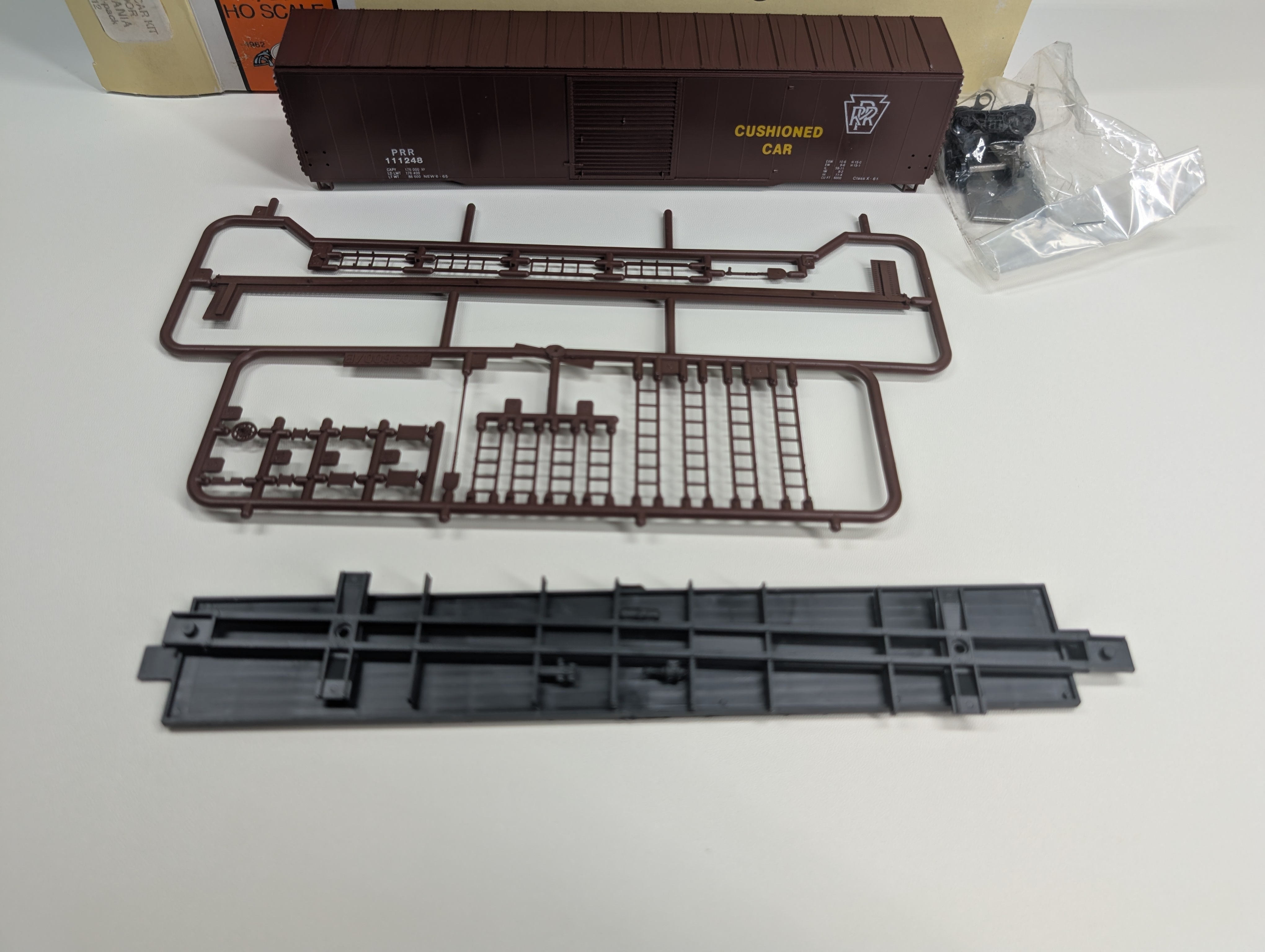 USED Con-Cor 1-551 HO Scale 60' Cushioned Box Car Pennsylvania PRR #111248 KIT
