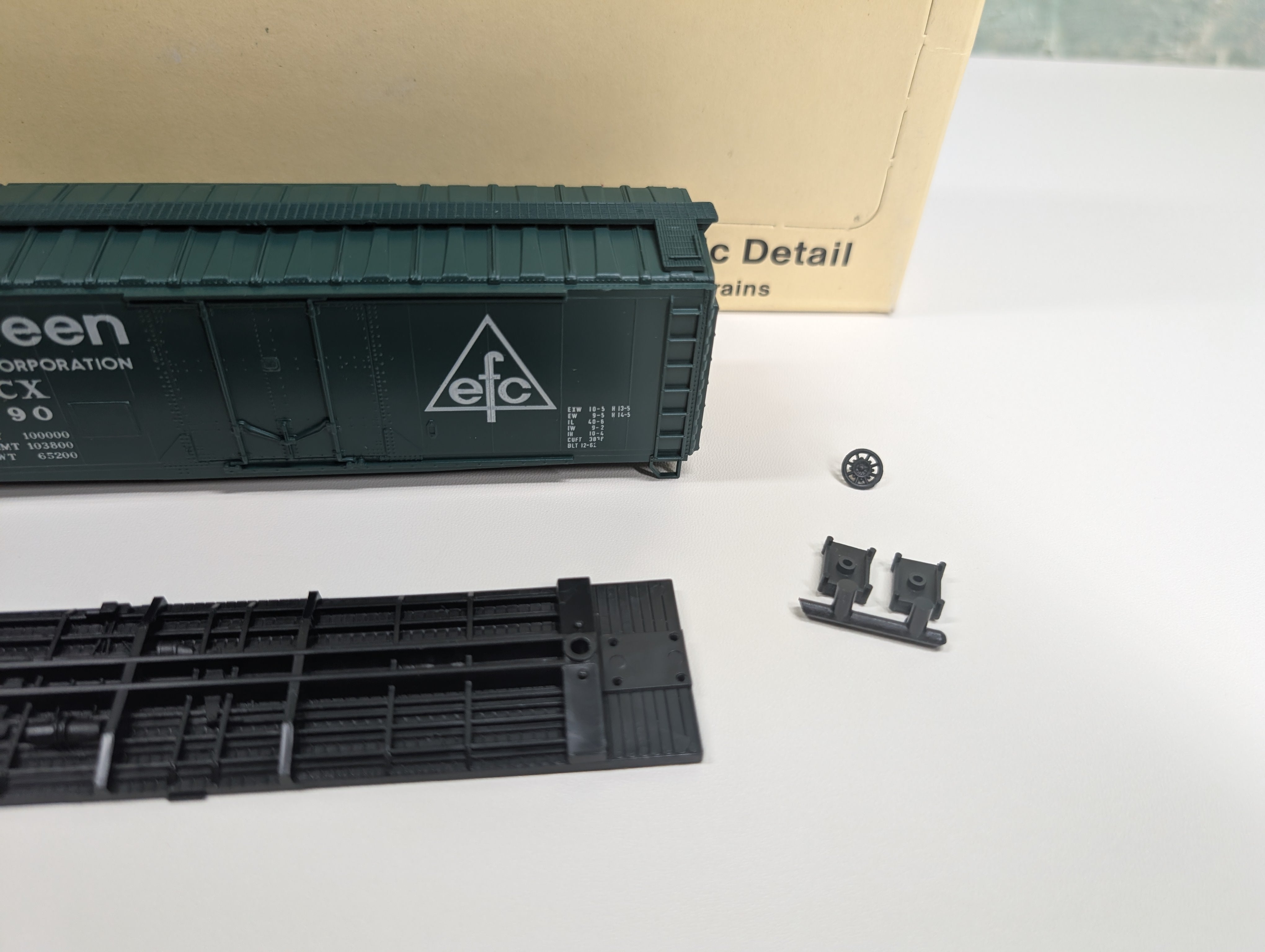 USED Con-Cor 1-009455 HO Scale 40' PS-1 PD Box Car Evergreen Freight Car EFCX #2190 KIT