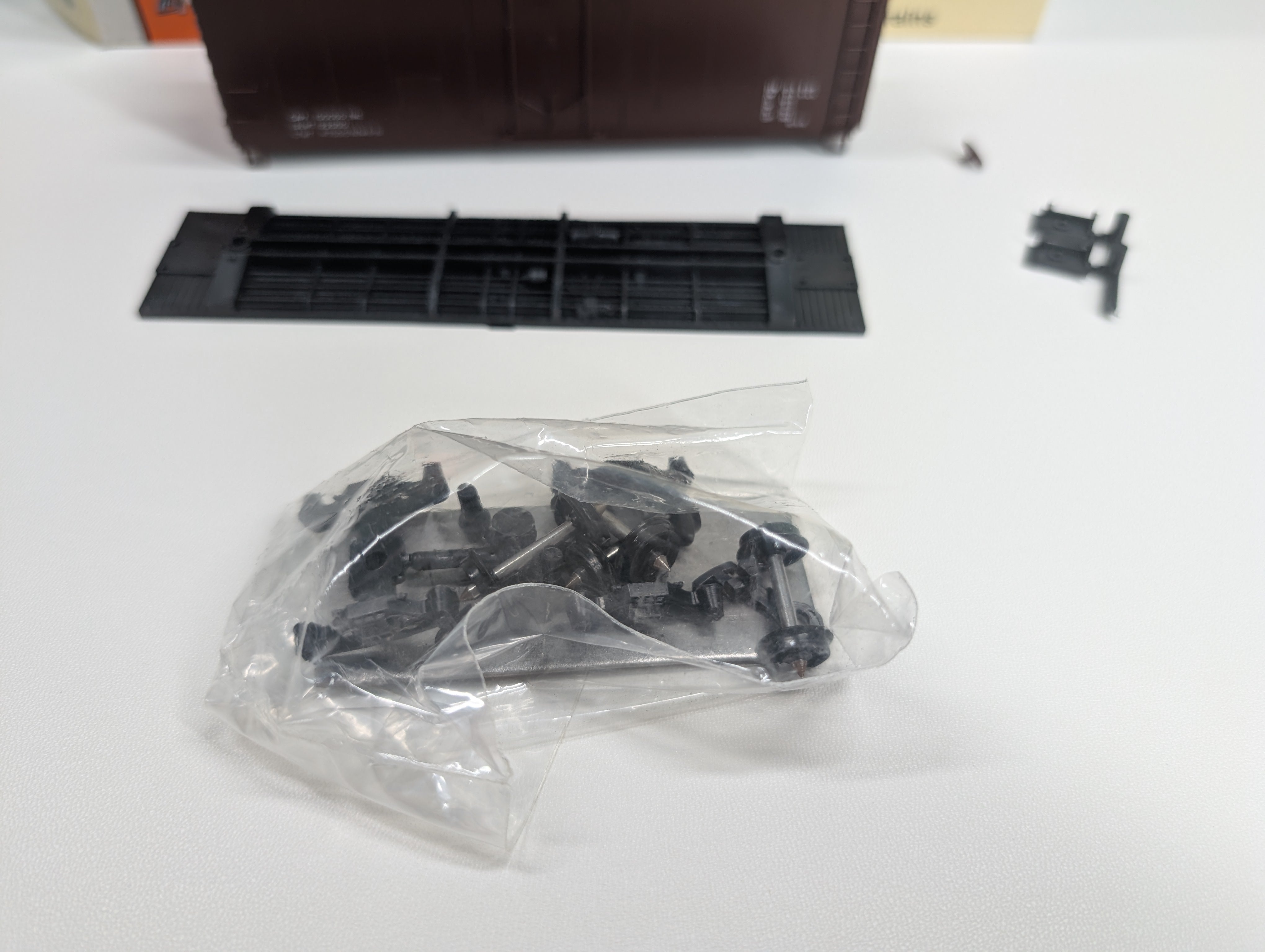 USED Con-Cor 1-009457 HO Scale 40' PS-1 PD Box Car Data Only Tuscan Red KIT