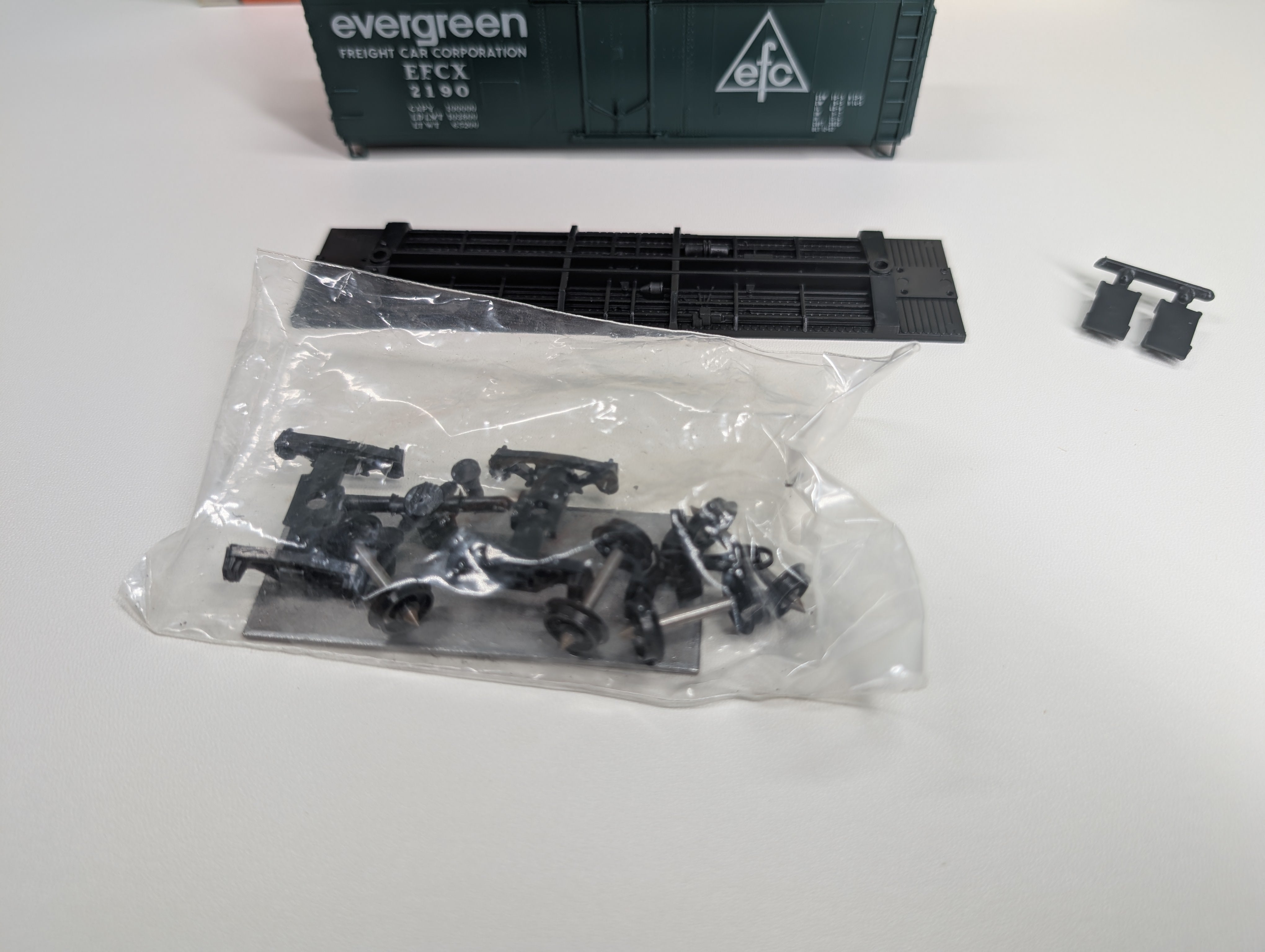 USED Con-Cor 1-009455 HO Scale 40' PS-1 PD Box Car Evergreen Freight Car EFCX #2190 KIT