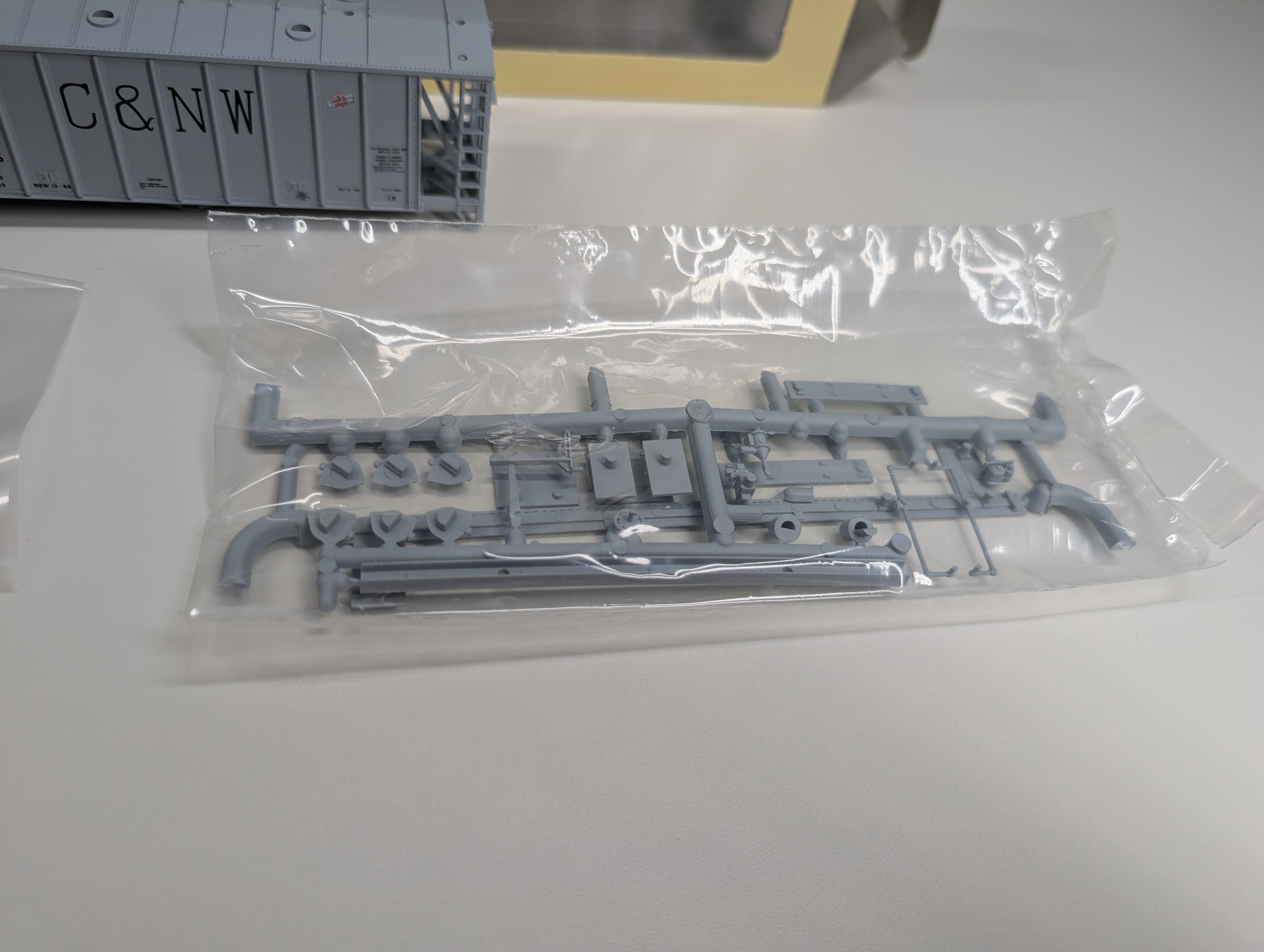 USED Con-Cor HO Scale 40' Airslide Covered Hopper Chicago & North Western GACX #42355 KIT