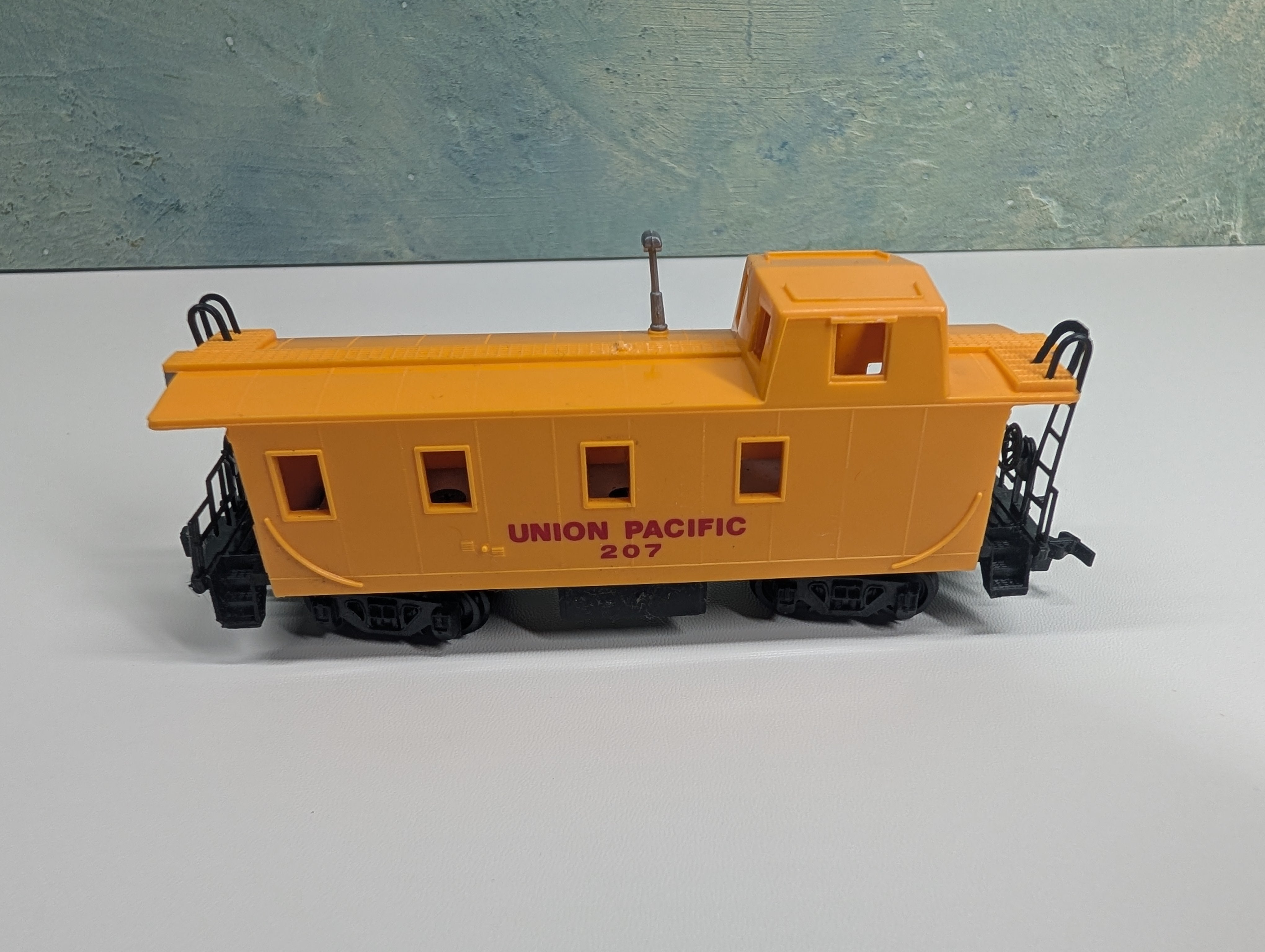 USED Bachmann HO Scale Caboose Union Pacific UP #207