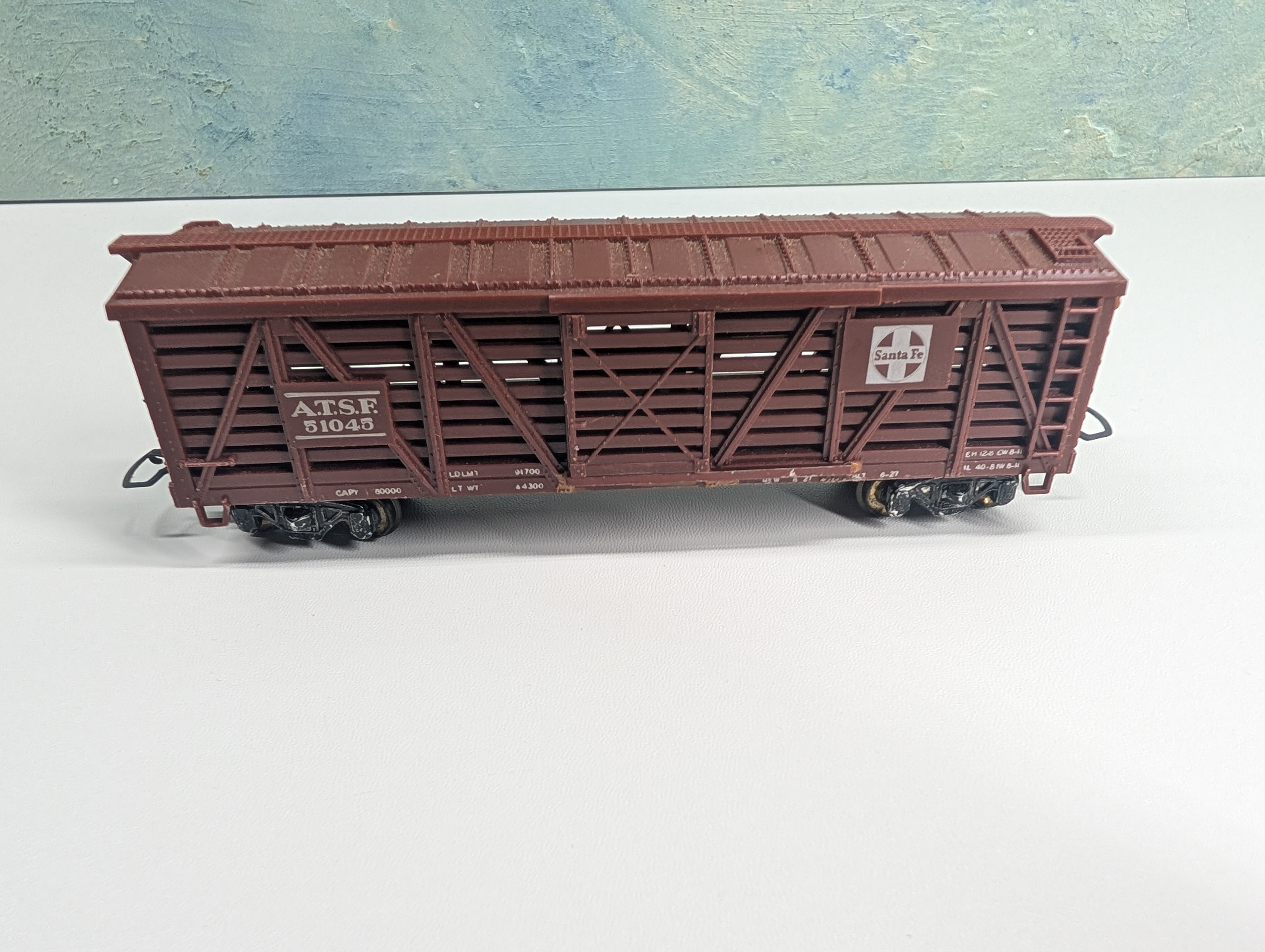 USED Varney HO Scale 40' Cattle Stock Car Santa Fe ATSF #51045 Euro Couplers