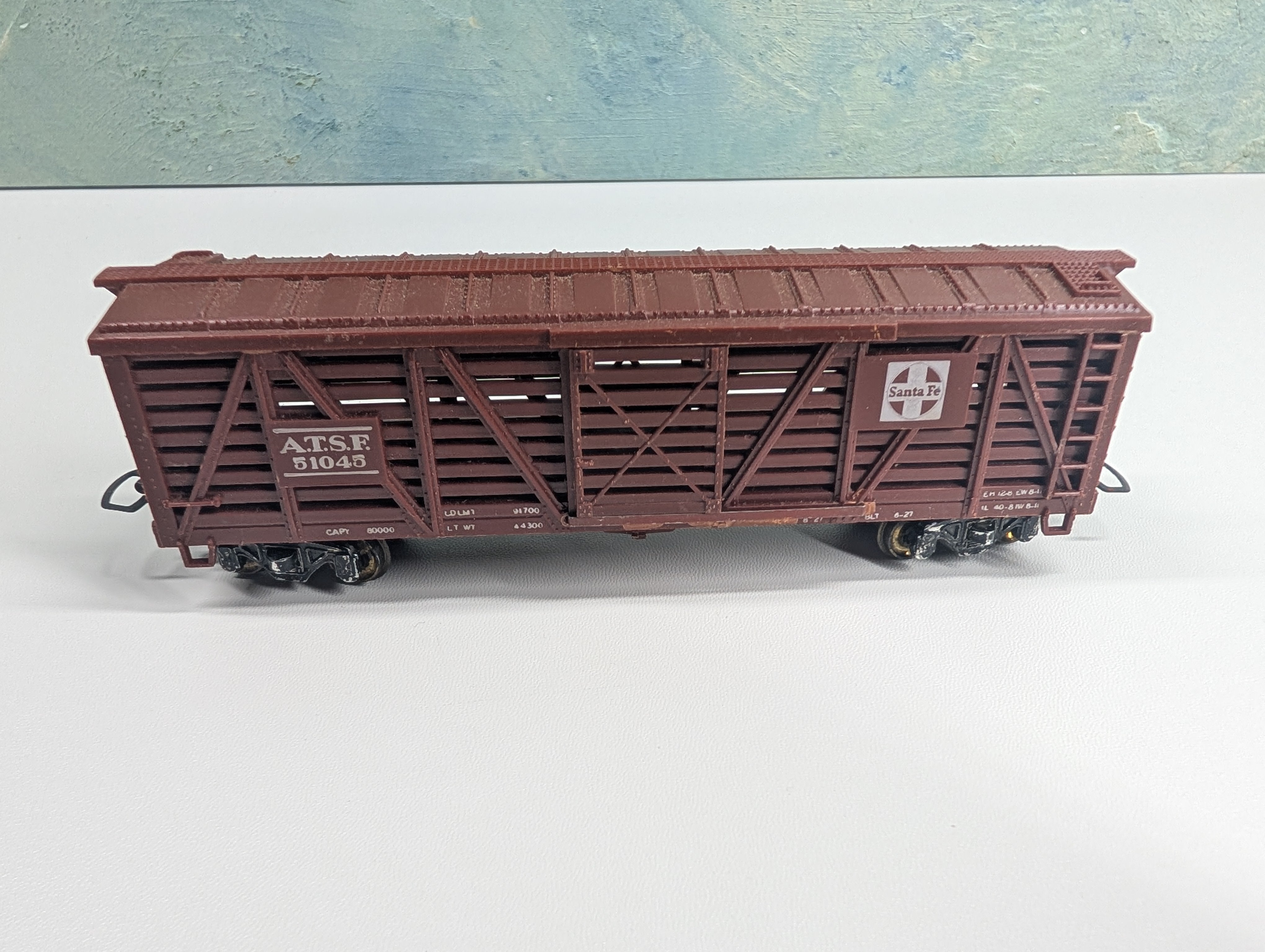 USED Varney HO Scale 40' Cattle Stock Car Santa Fe ATSF #51045 Euro Couplers