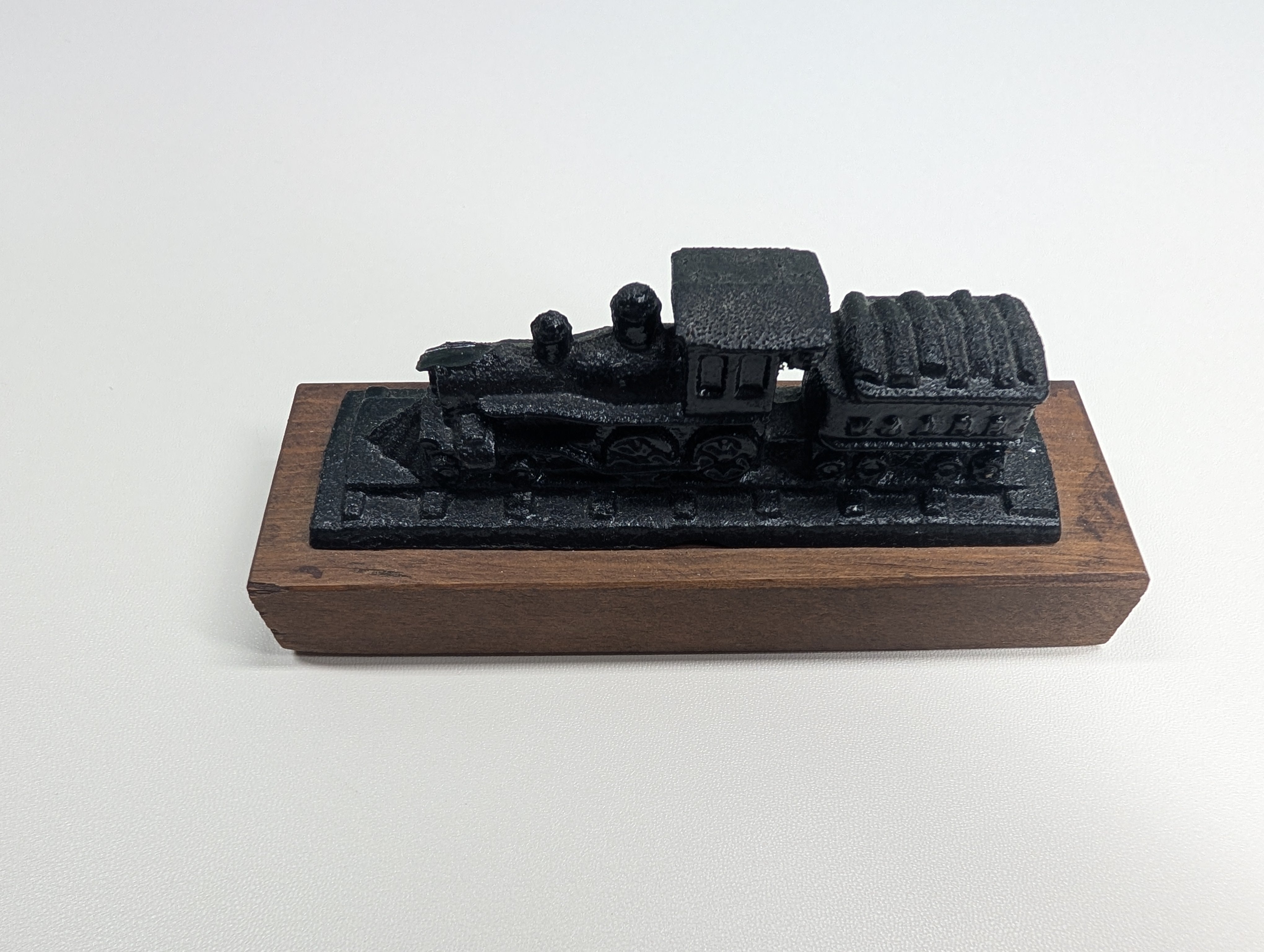 USED W&ARR Steam Engine, Crafted from Anthracite Coal Dust Paper Weight