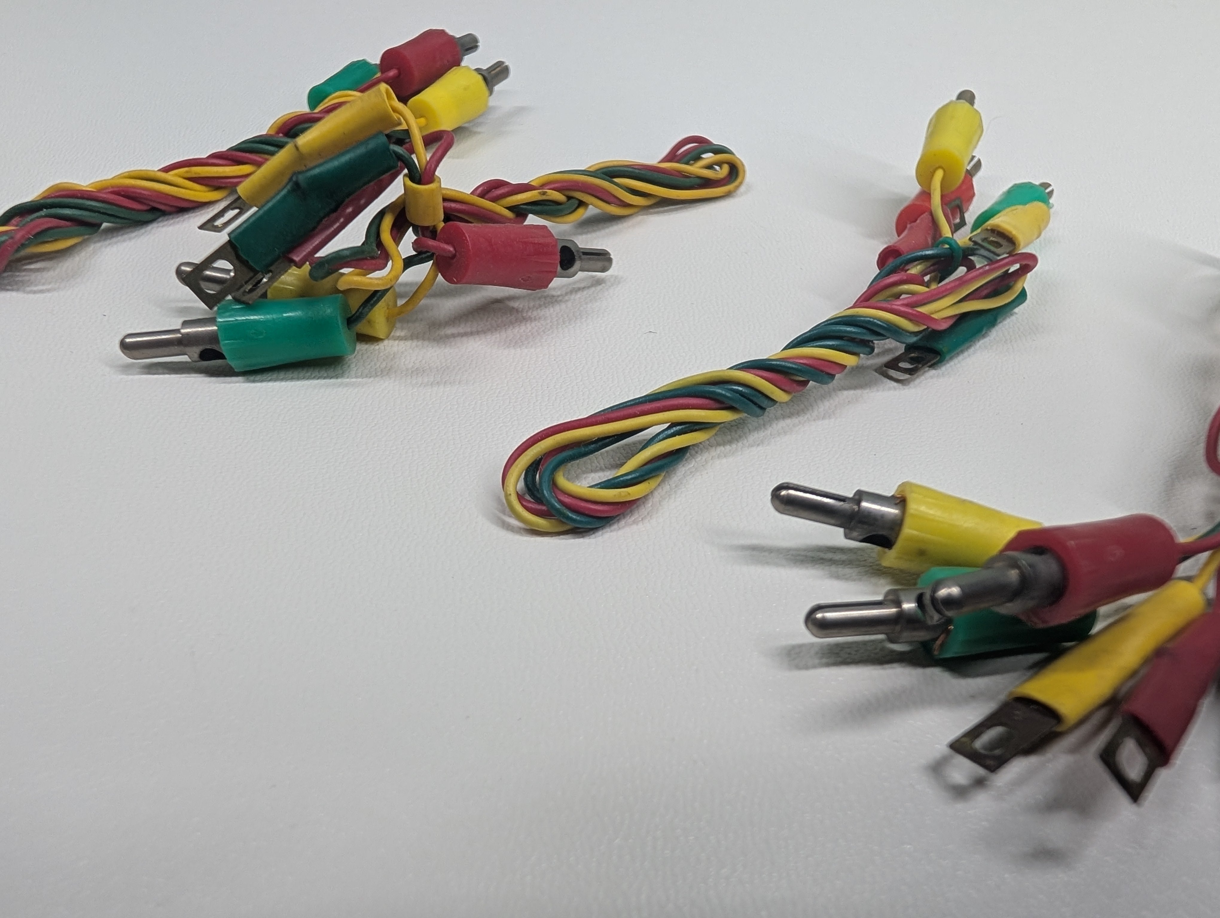 USED MULTI Scale 3 Conductor Wire w/ Plugs (6 pcs)