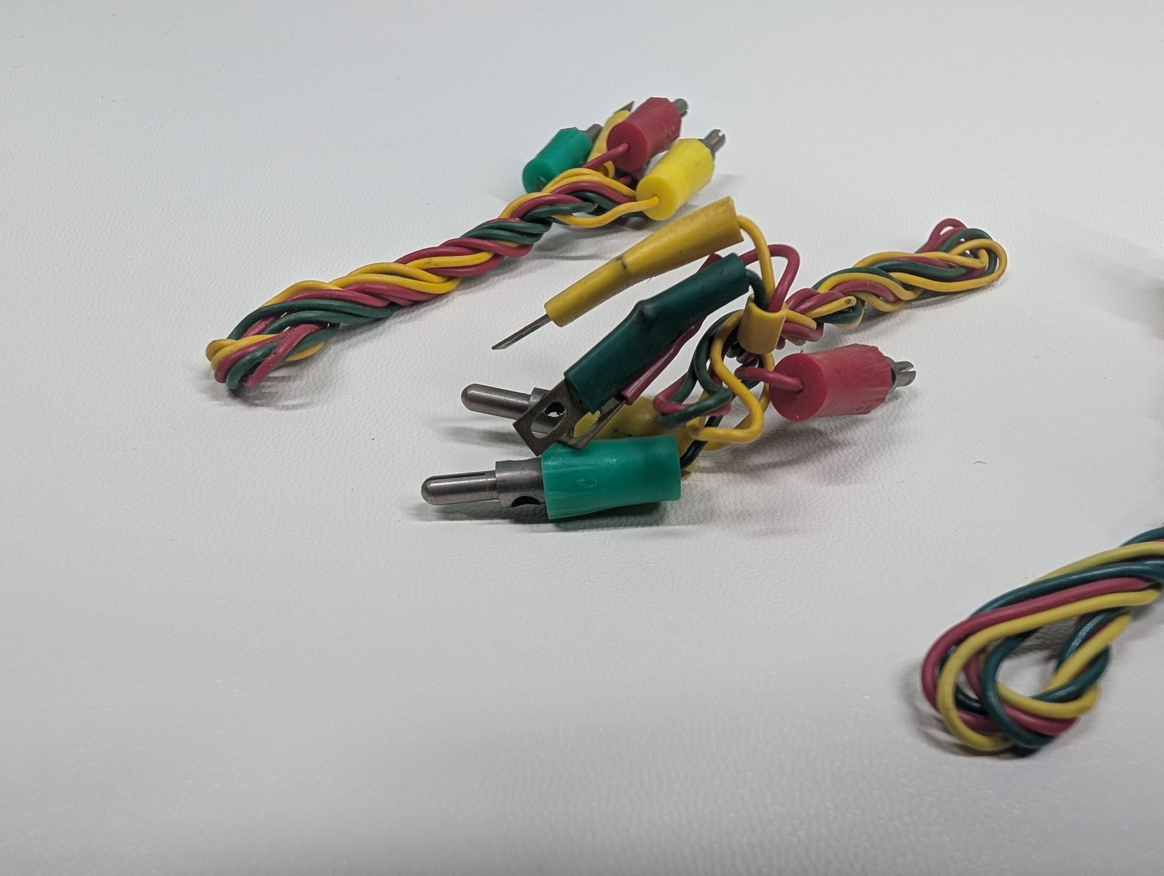 USED MULTI Scale 3 Conductor Wire w/ Plugs (6 pcs)