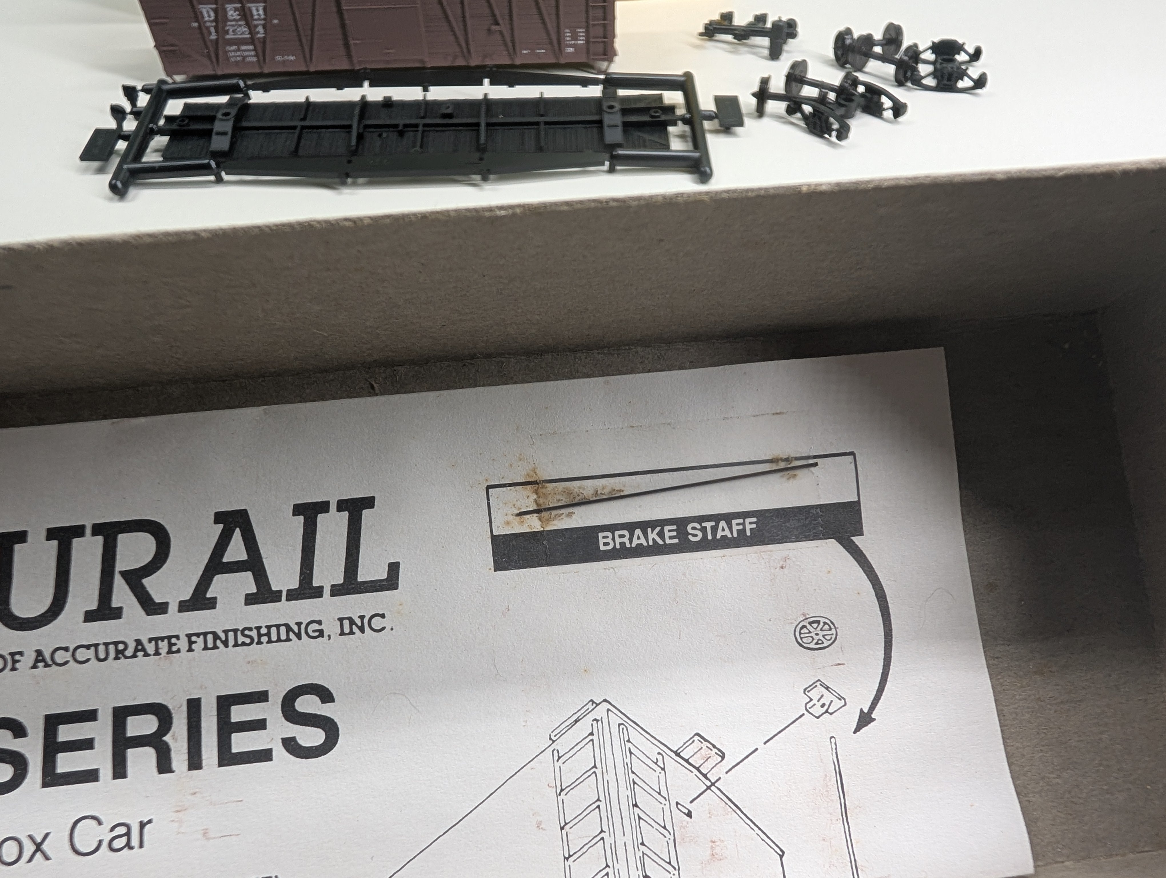 USED Accurail 4202 HO Scale 40' OB Box Car w/ Steel Ends Delaware and Hudson D&H #17384 KIT