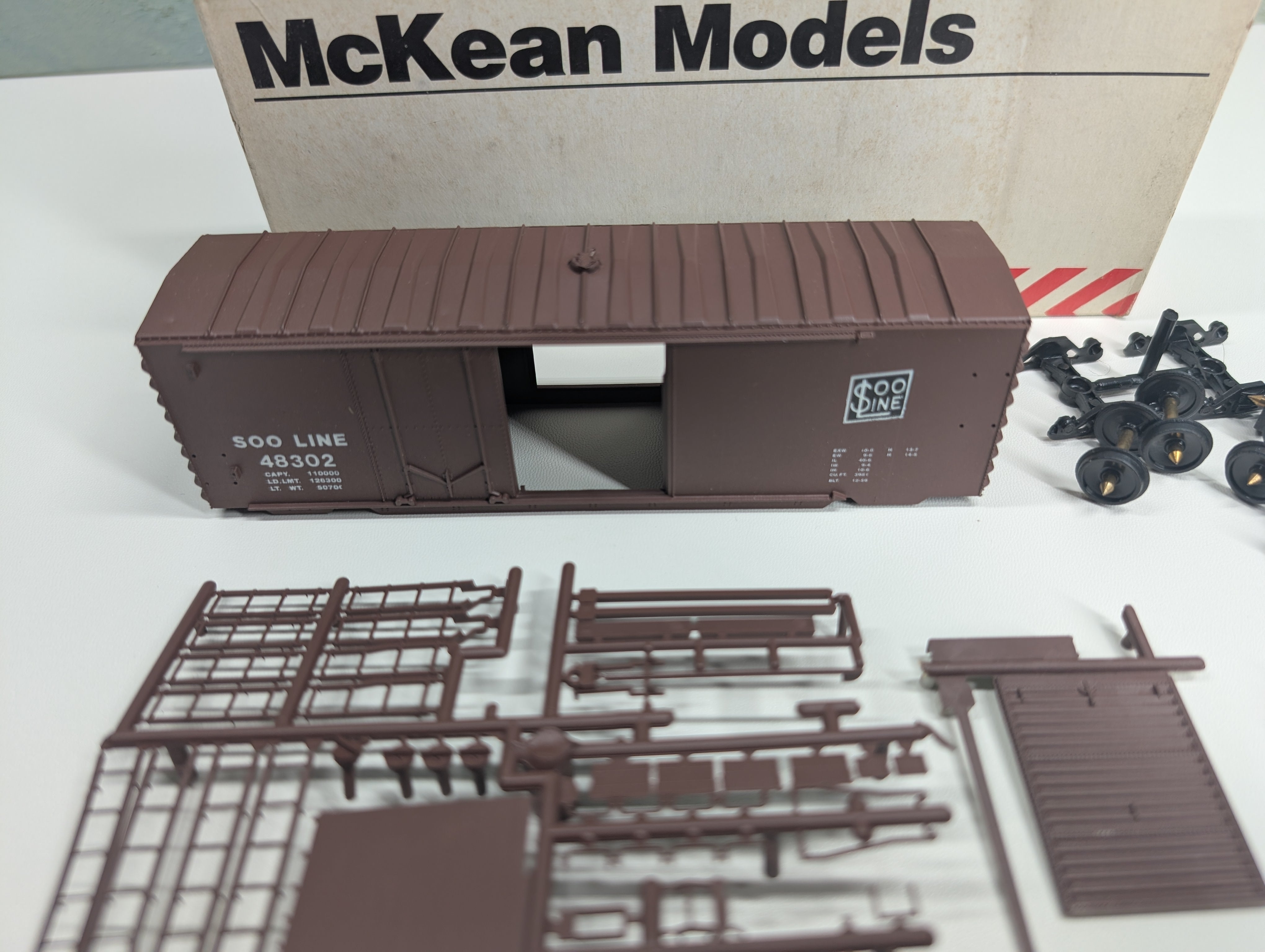 USED MCKEAN HO Scale 40' PS1 DD Box Car SOO Line #48302 KIT