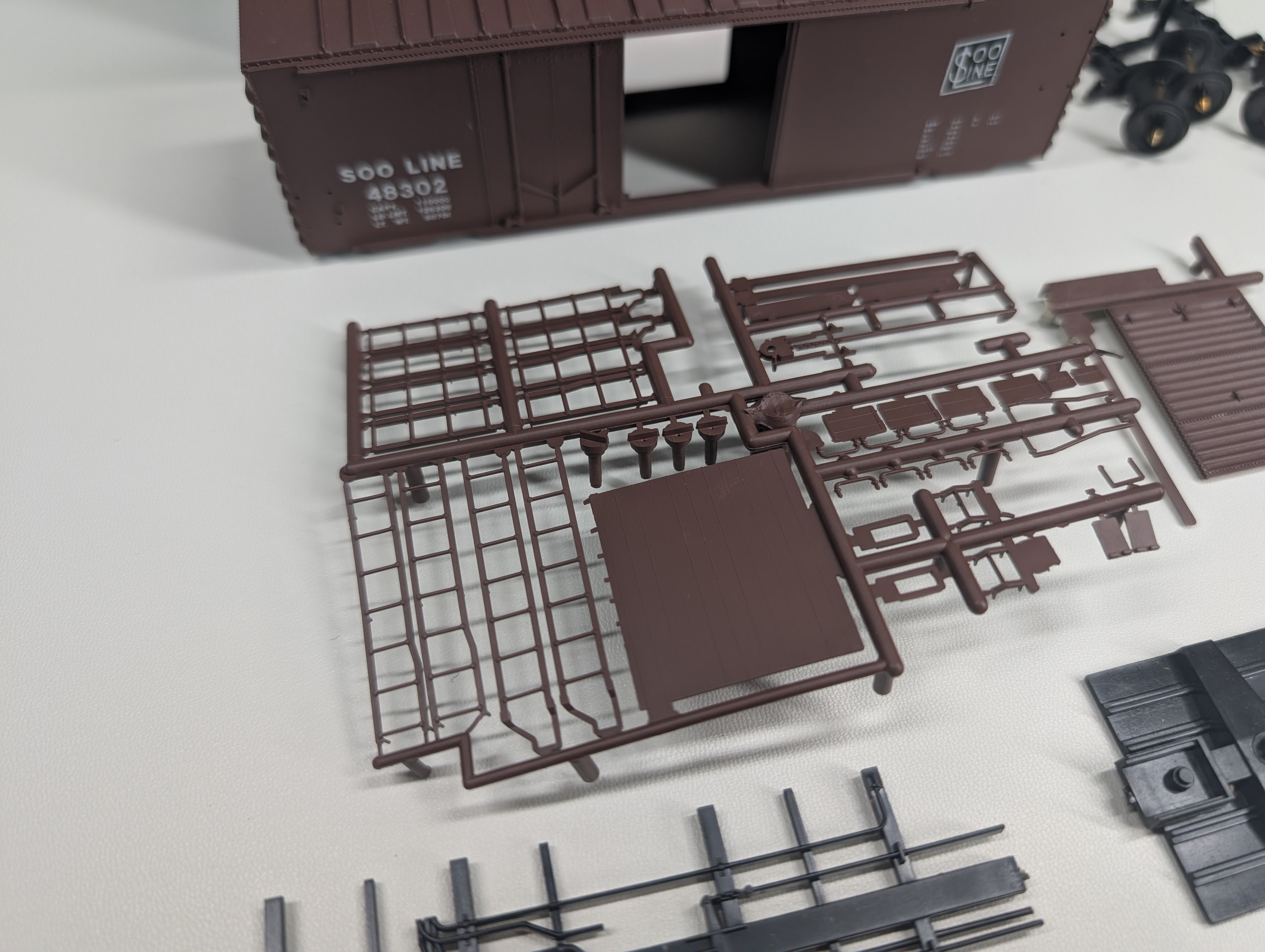 USED MCKEAN HO Scale 40' PS1 DD Box Car SOO Line #48302 KIT