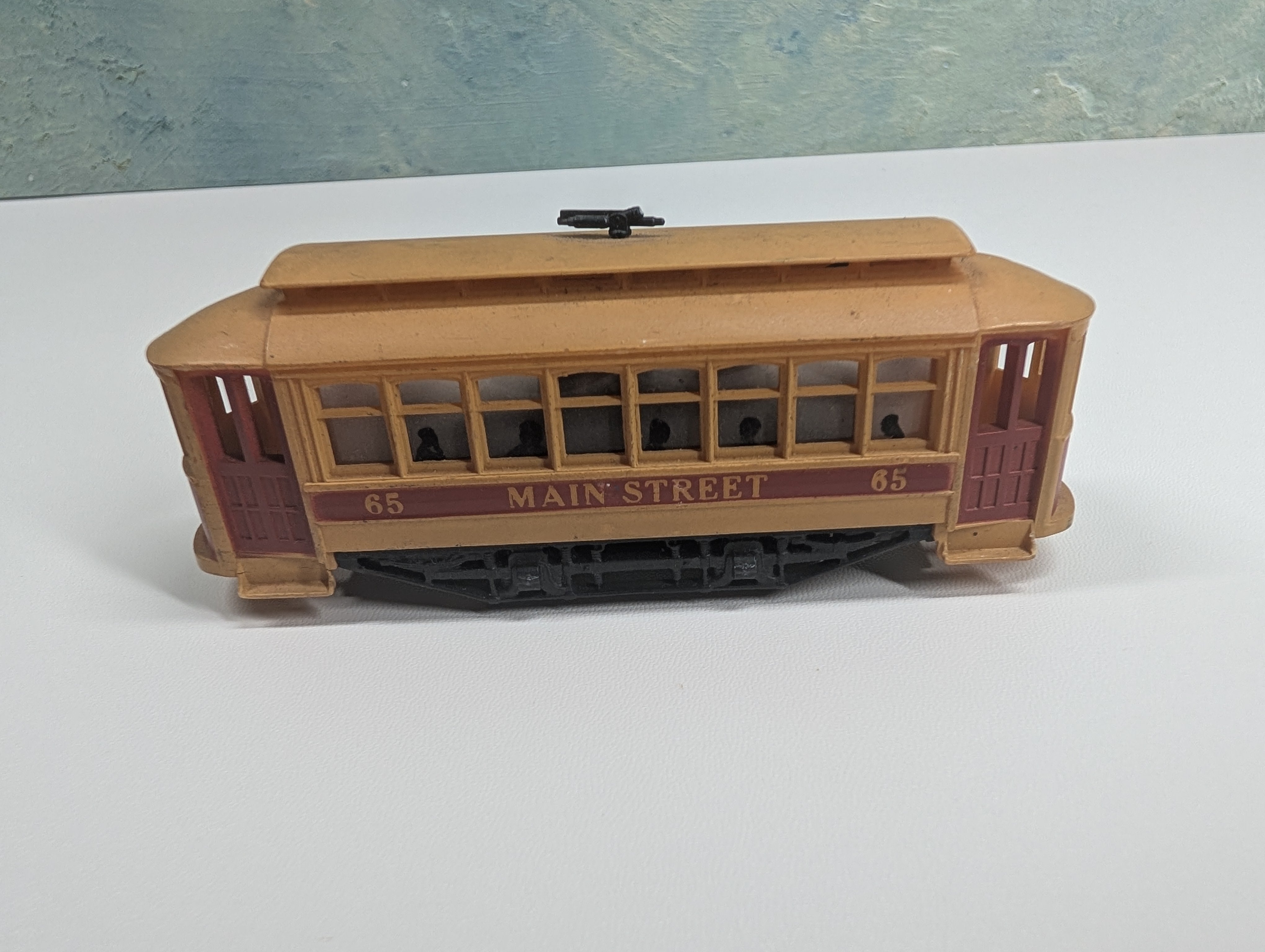 USED Tyco HO Scale Street Trolley Car Main Street #65 Runs DC