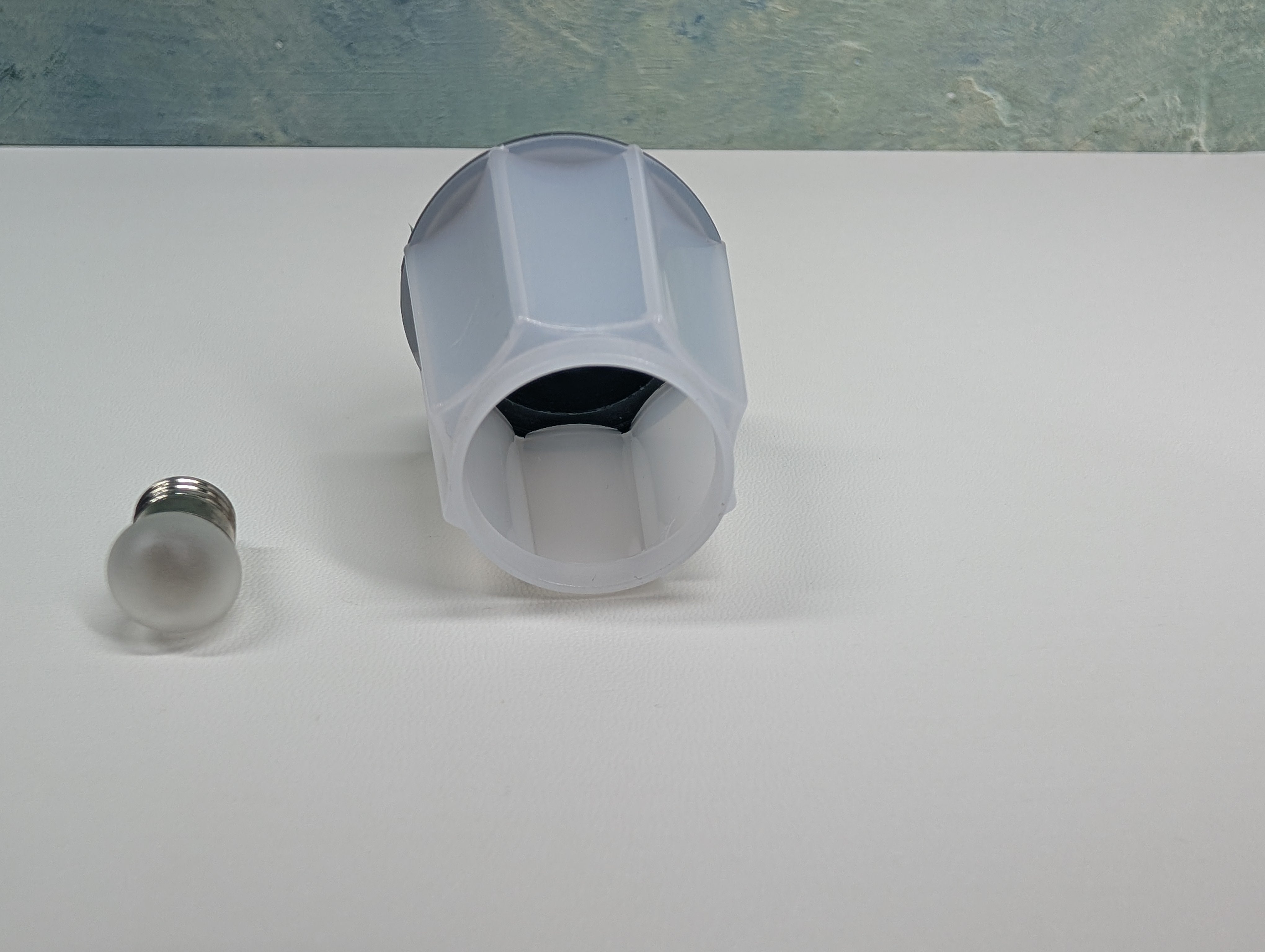 USED Life-Like 1961 G Scale Replacement Bulb and Shade for Lighted Street Lamp