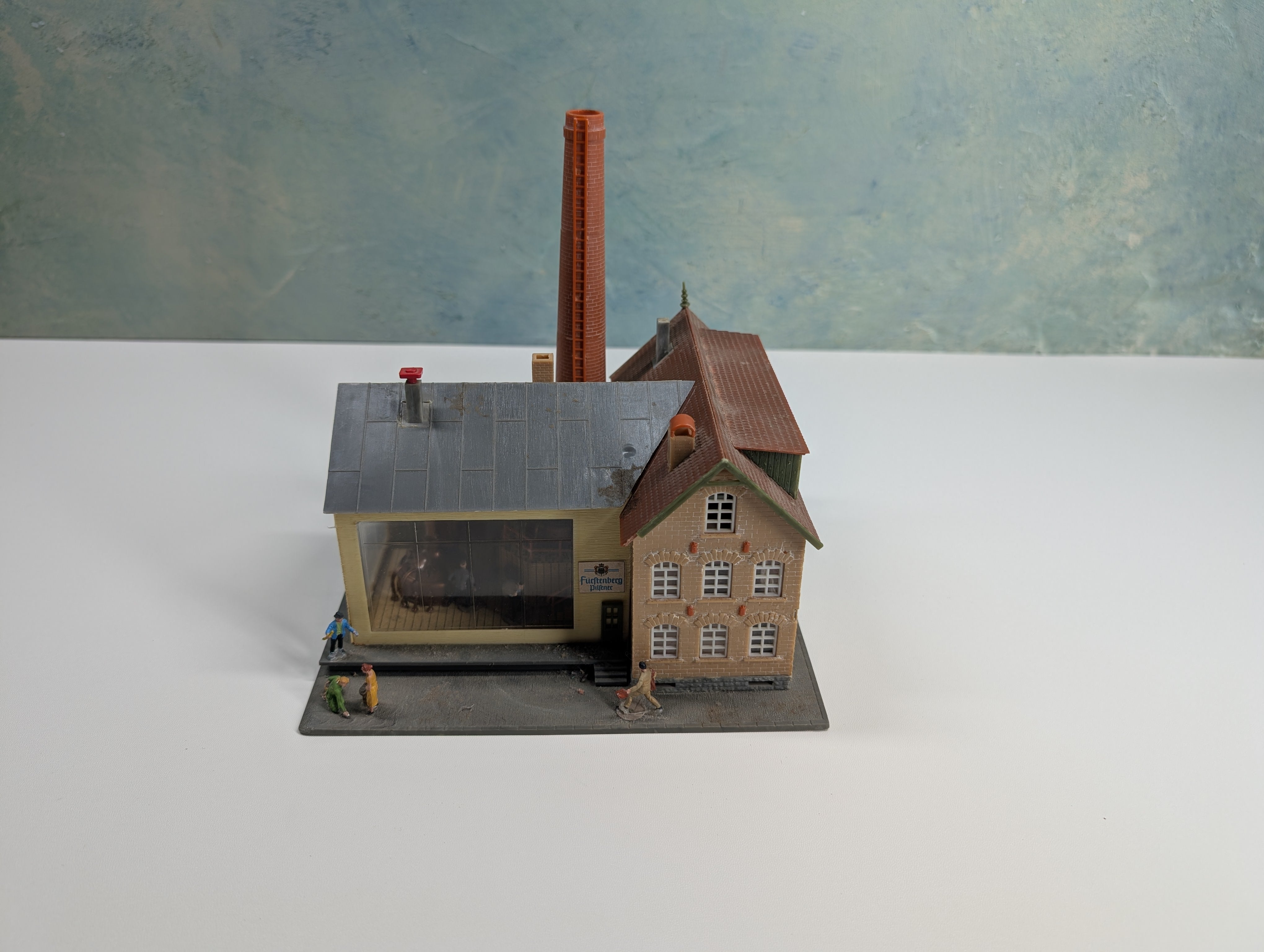 USED Faller B-960 HO Scale Europeon Brewery Furstenberg Pilsner Factory