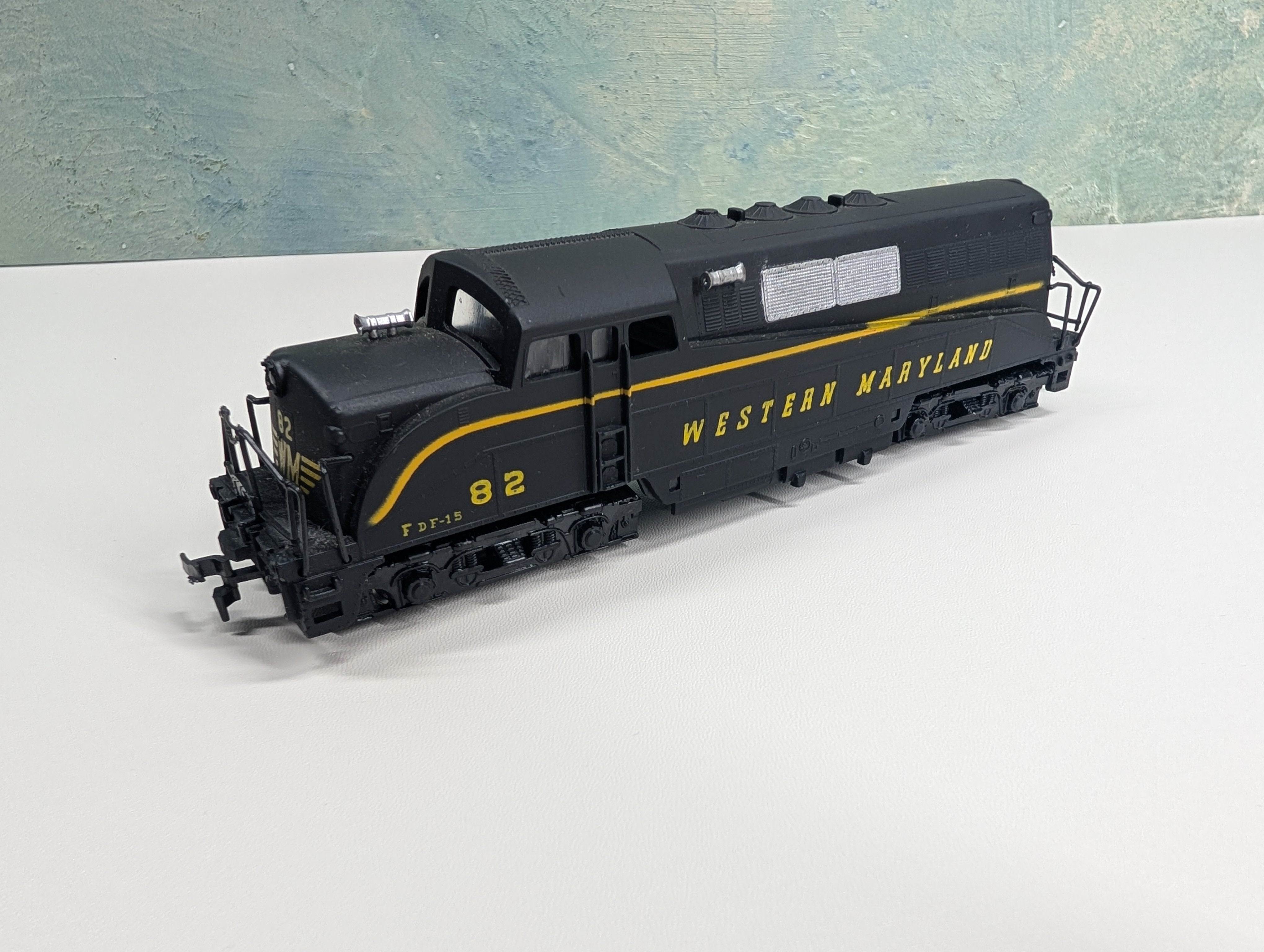 USED AHM HO Scale BL-2 Diesel Locomotive Western Maryland #82 Runs DC