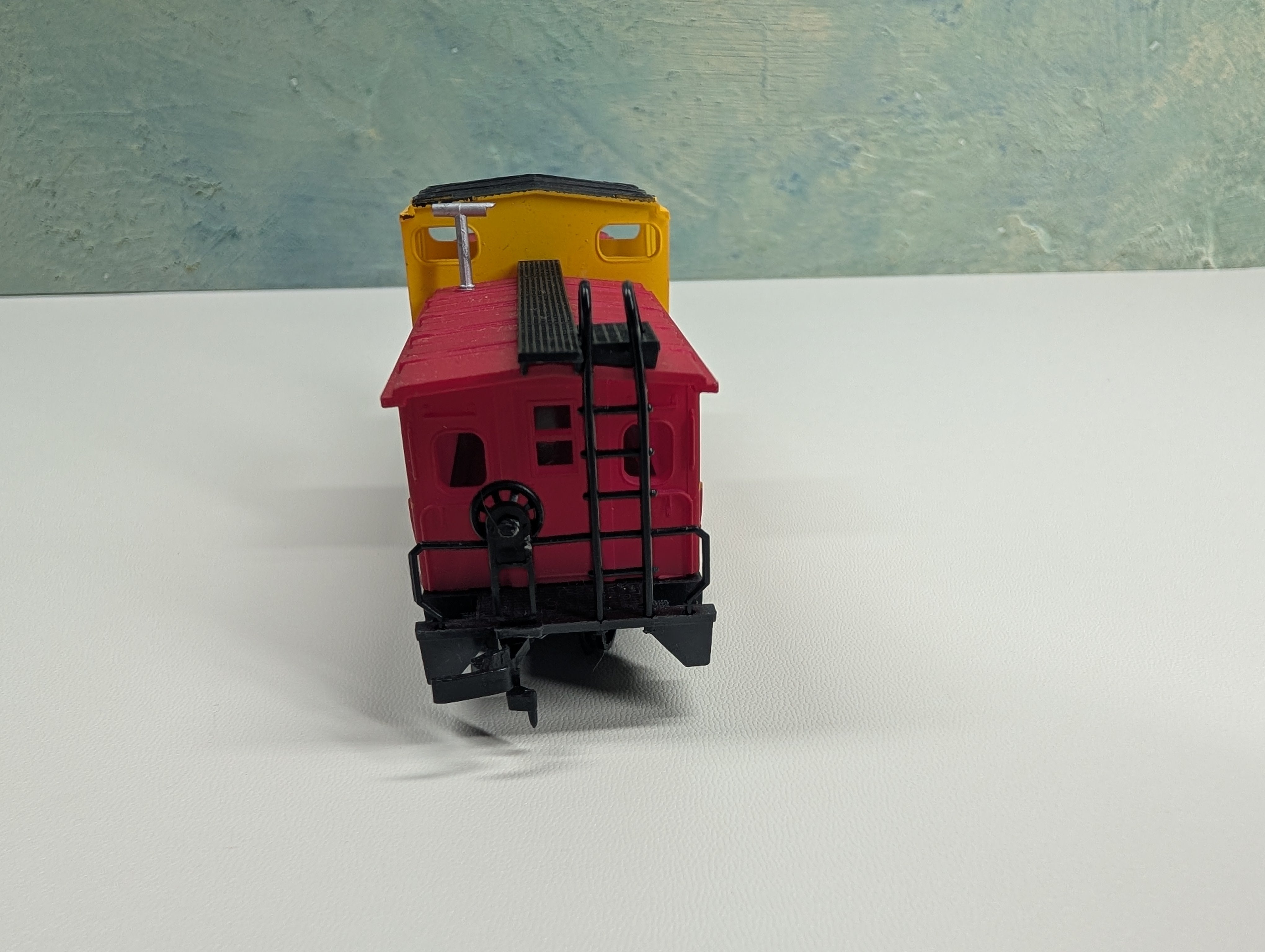 USED Bachmann 1057 HO Scale Wide Vision Caboose Santa Fe ATSF #999628