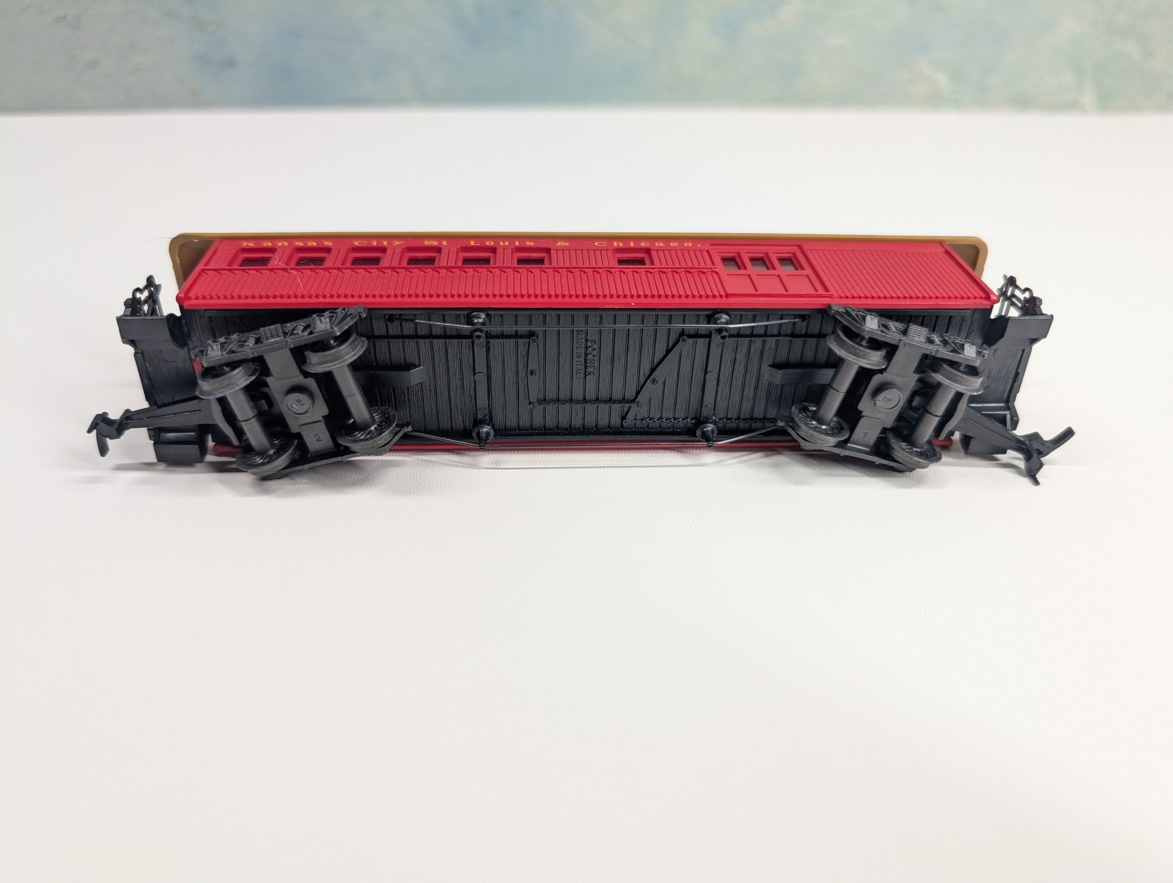 USED AHM 6239 HO Scale Oldtime Baggage Passenger Car Kansas City