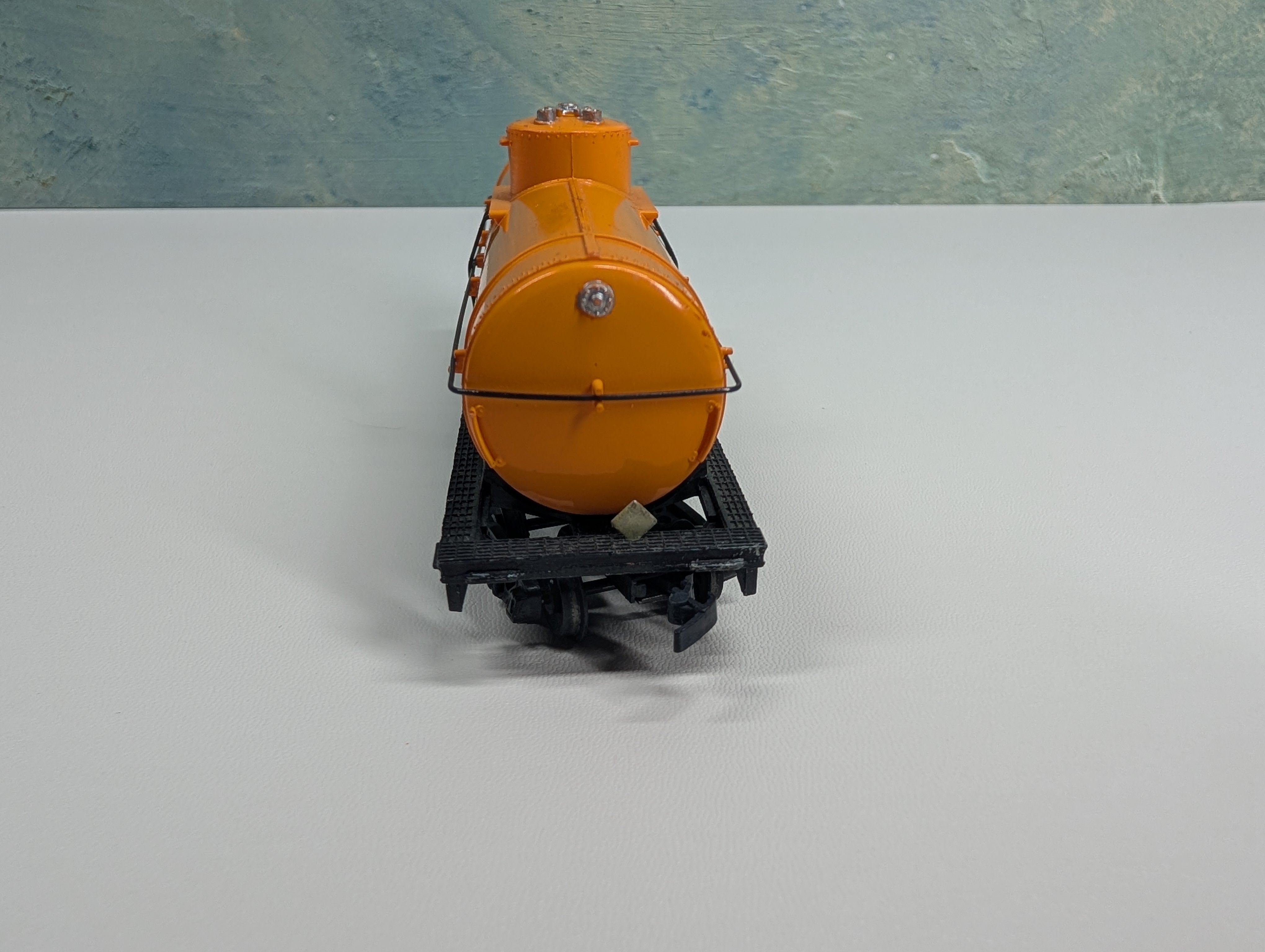 USED Mantua HO Scale Single Dome Tank Car Shell SCCX #1260