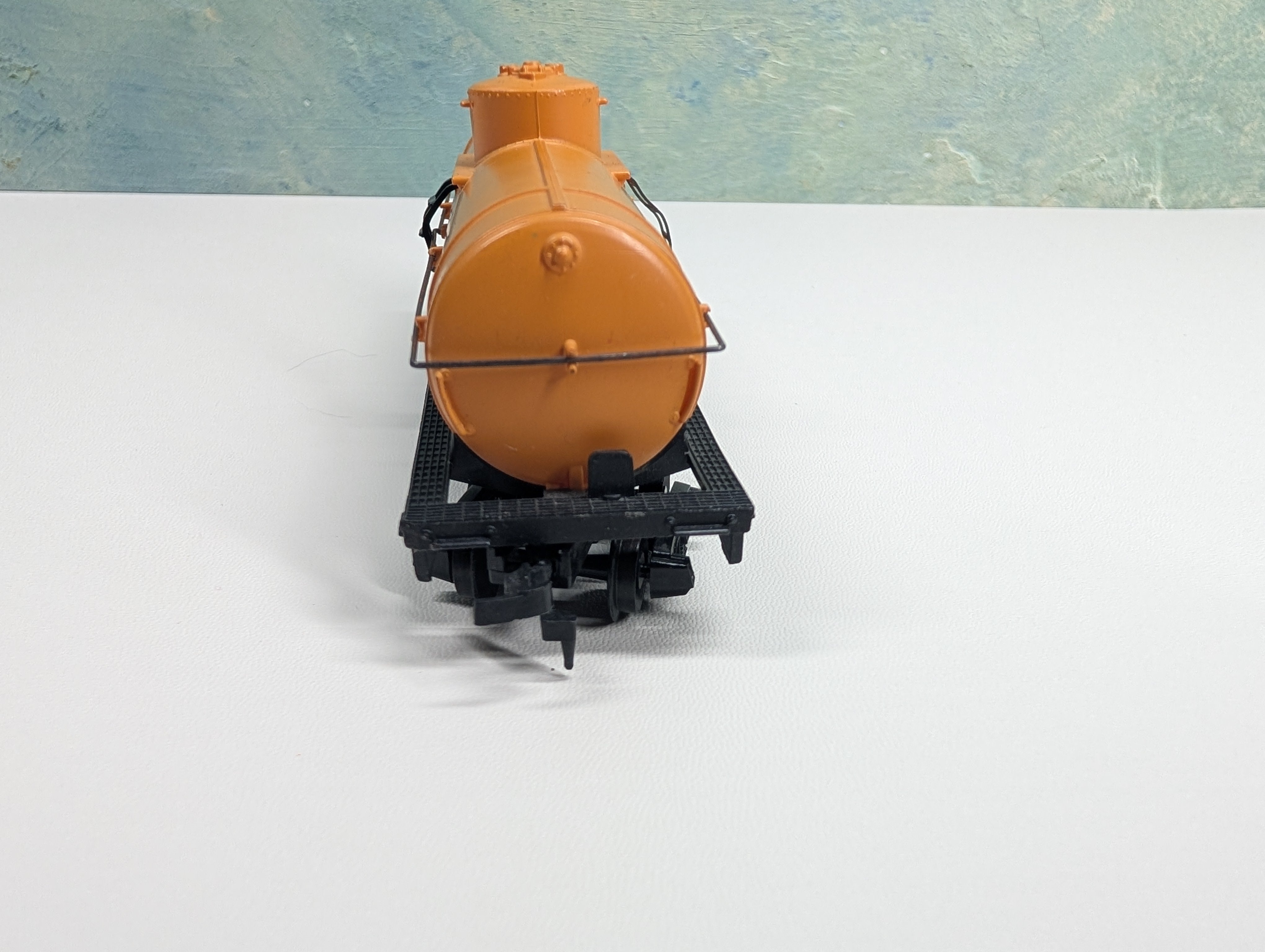 USED Tyco HO Scale Single Dome Tank Car Shell