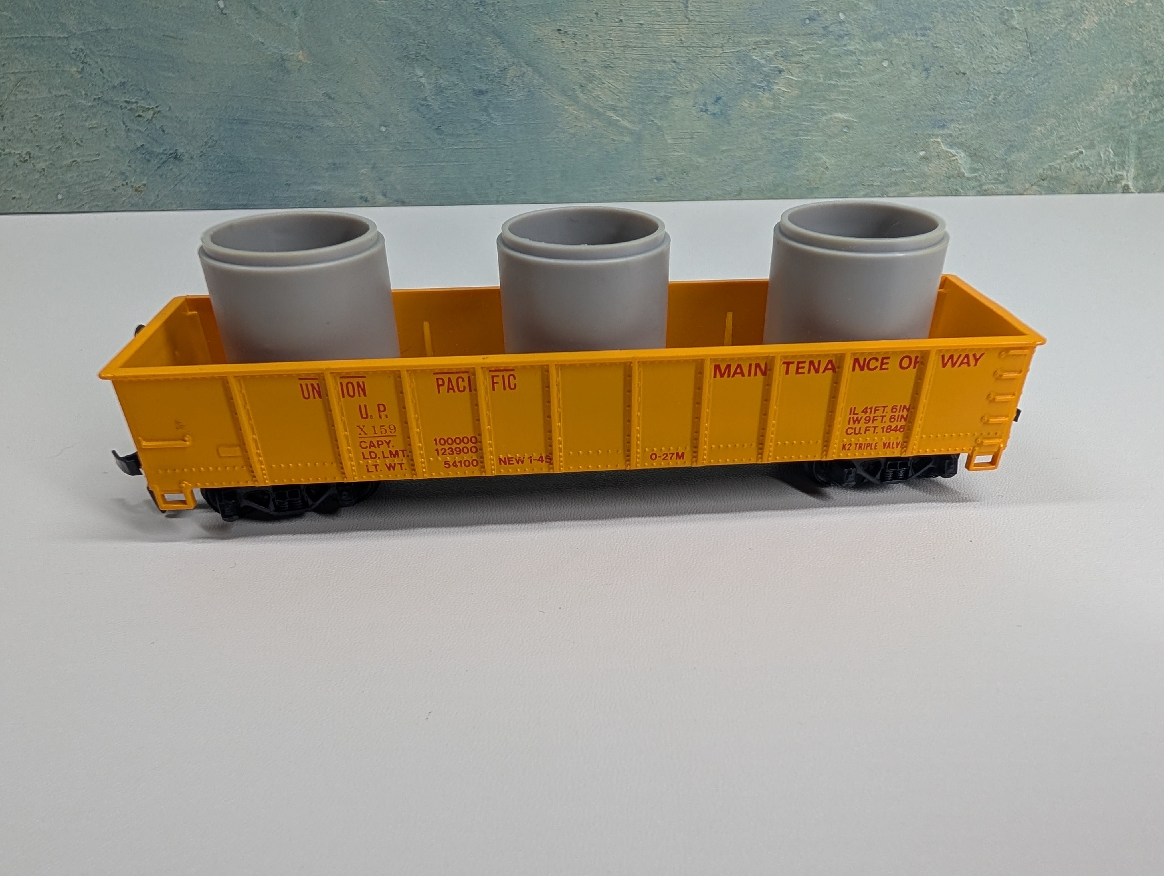USED Tyco HO Scale 40' Gondola Union Pacific UP #X159 MOW w/ Pipe Load