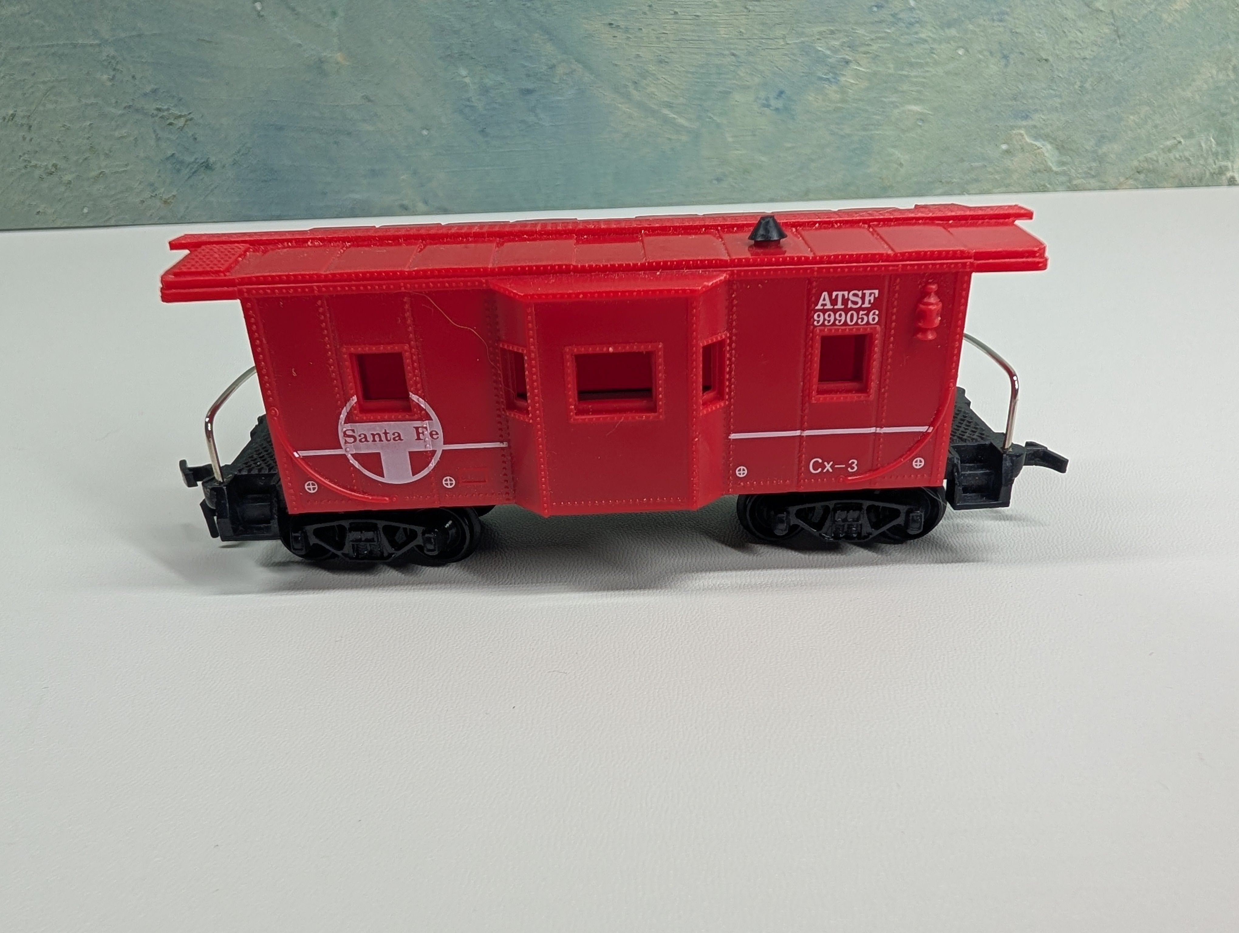 USED Model Power HO Scale Bay Window Caboose Santa Fe ATSF #999056