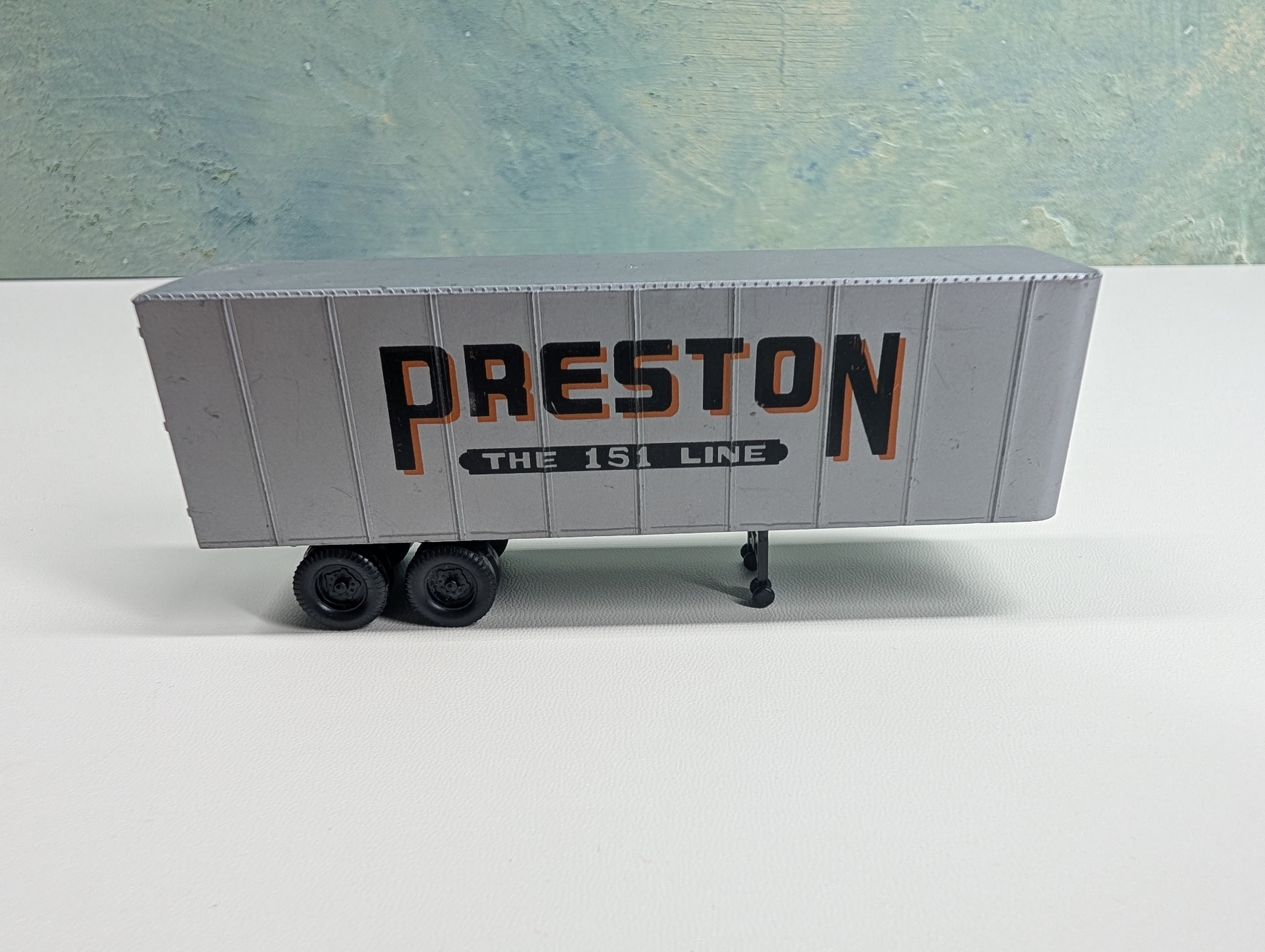USED Walthers HO Scale 32' Trailer Preston