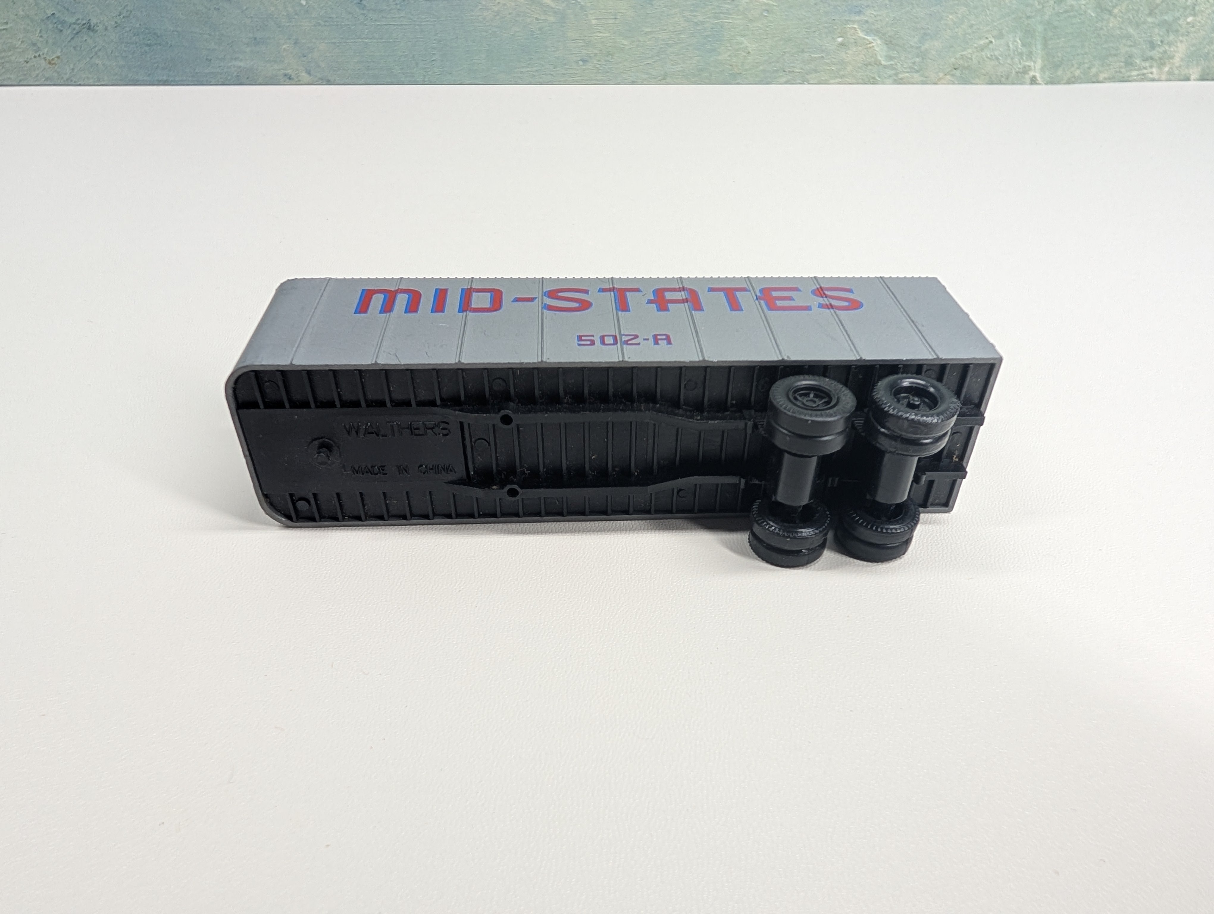 USED Walthers HO Scale 32' Trailer Mid-States