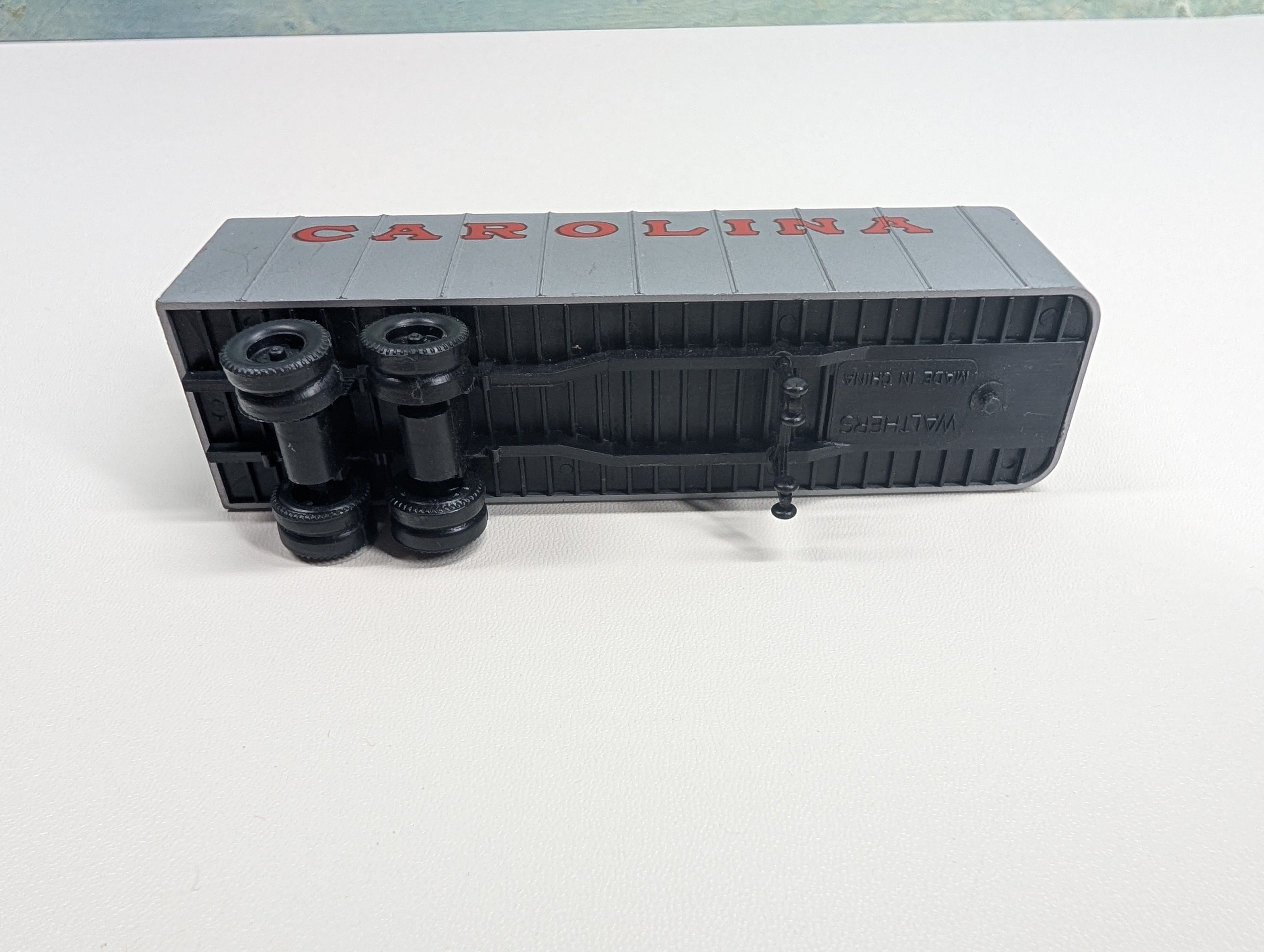 USED Walthers HO Scale 32' Trailer Carolina