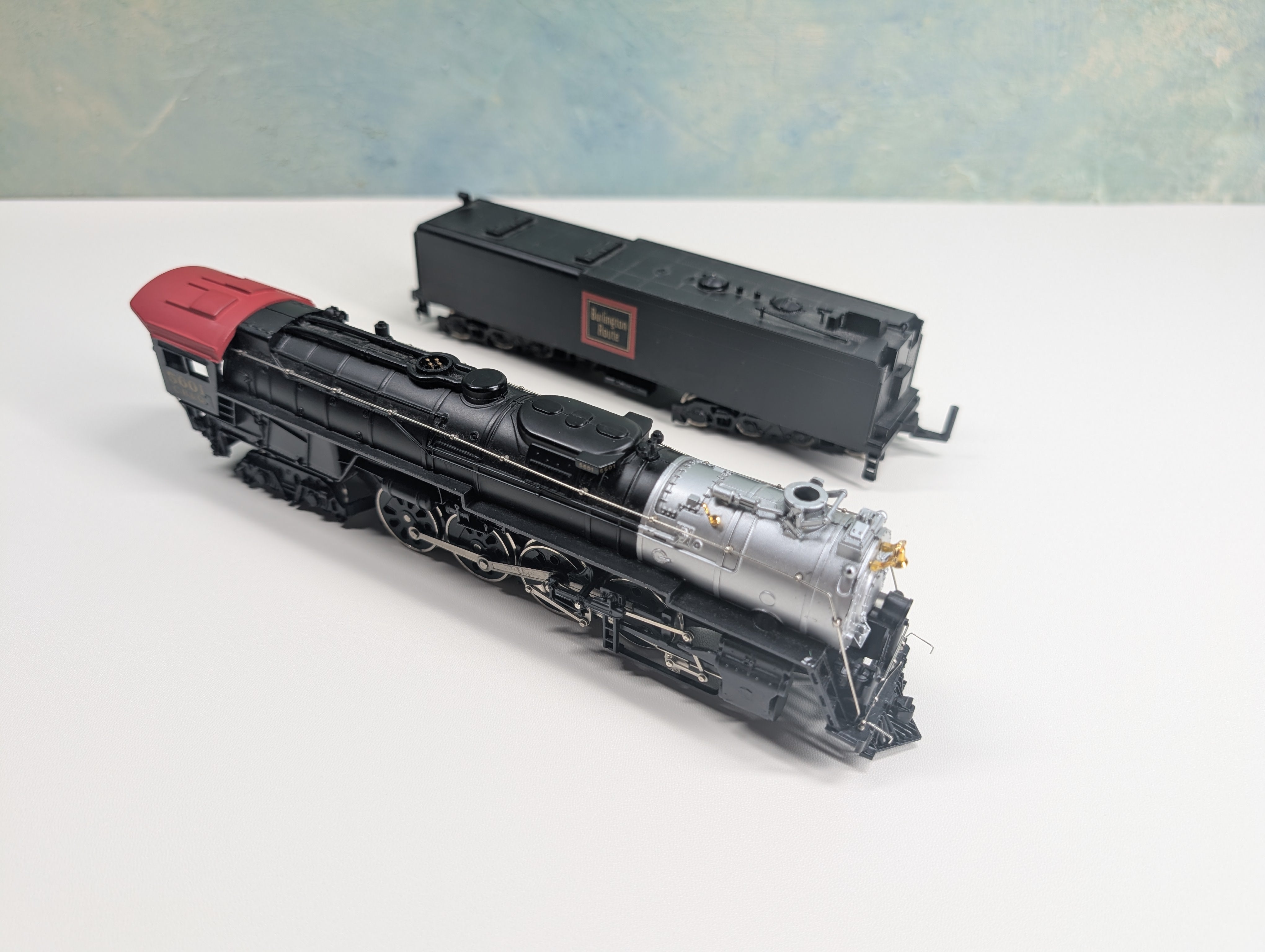 USED Bachmann HO Scale 4-8-4 Steam Locomotive Burlington CB&Q #5601 Parts/Repairs DC