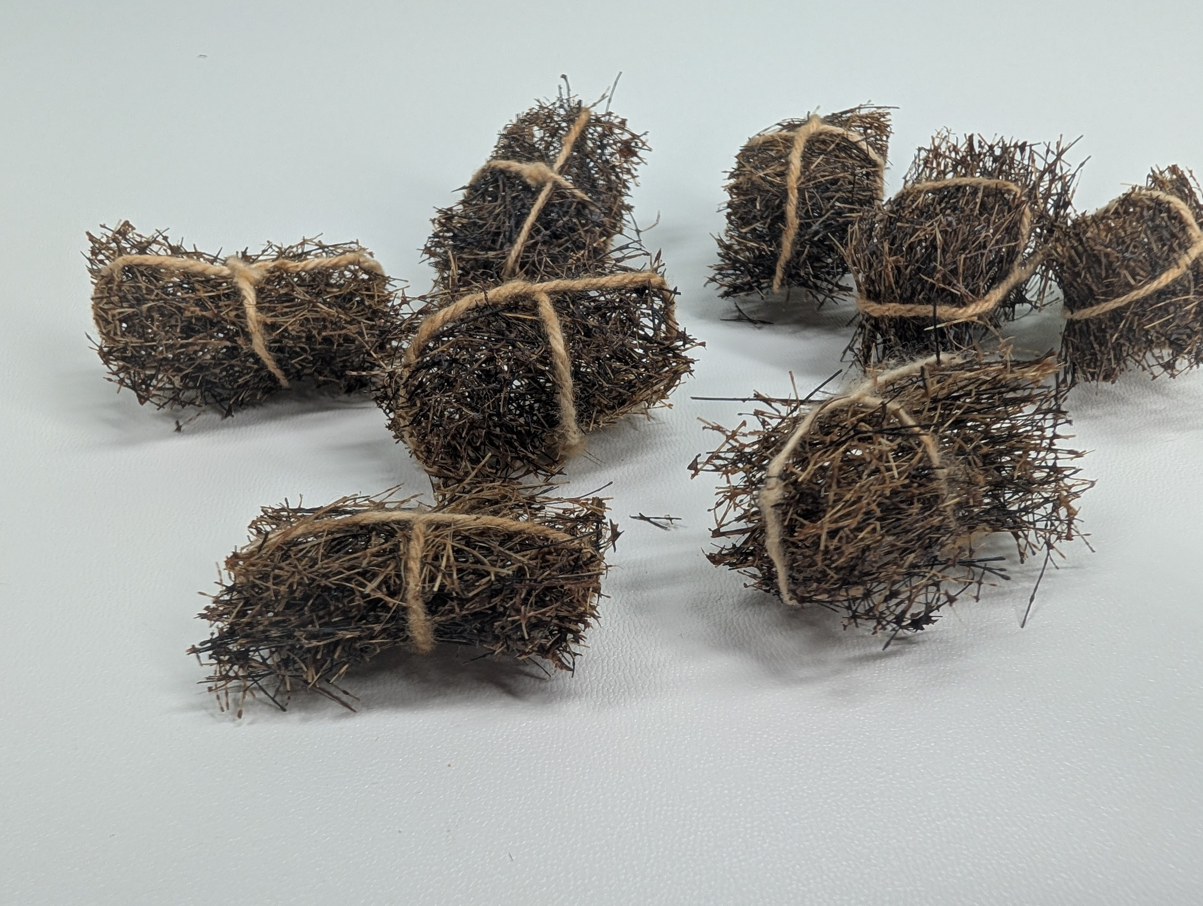 USED Multi Scale Hay Bundles (8 pcs)
