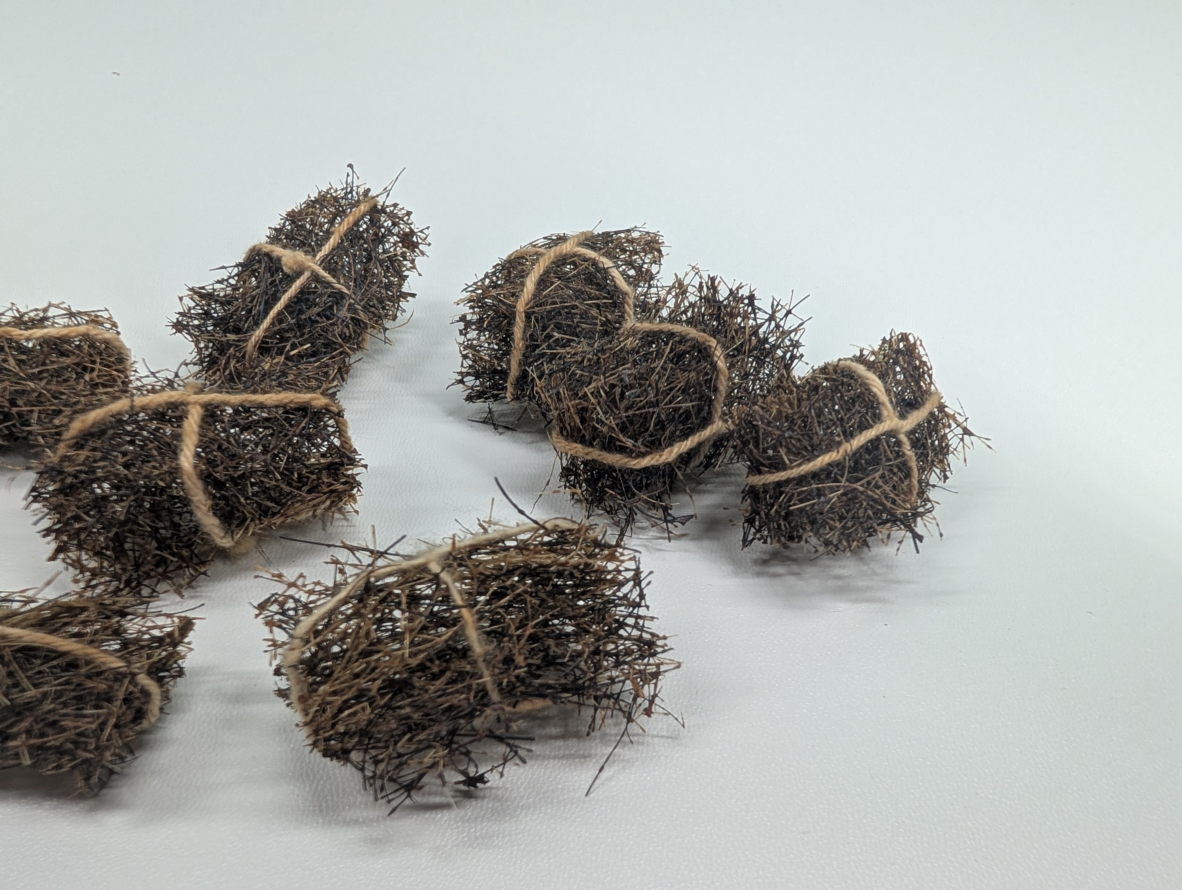 USED Multi Scale Hay Bundles (8 pcs)