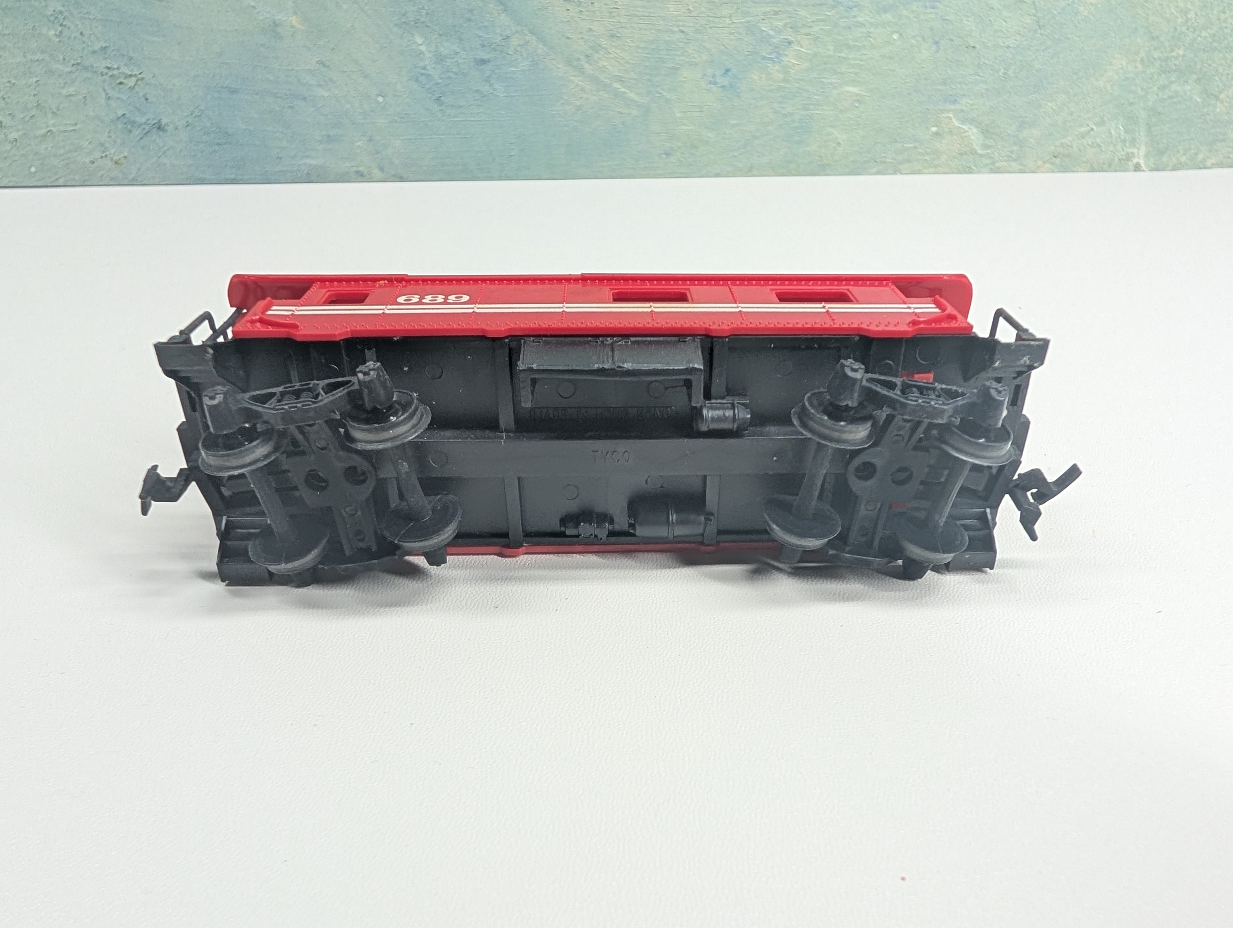 USED Tyco HO Scale Red Caboose 689