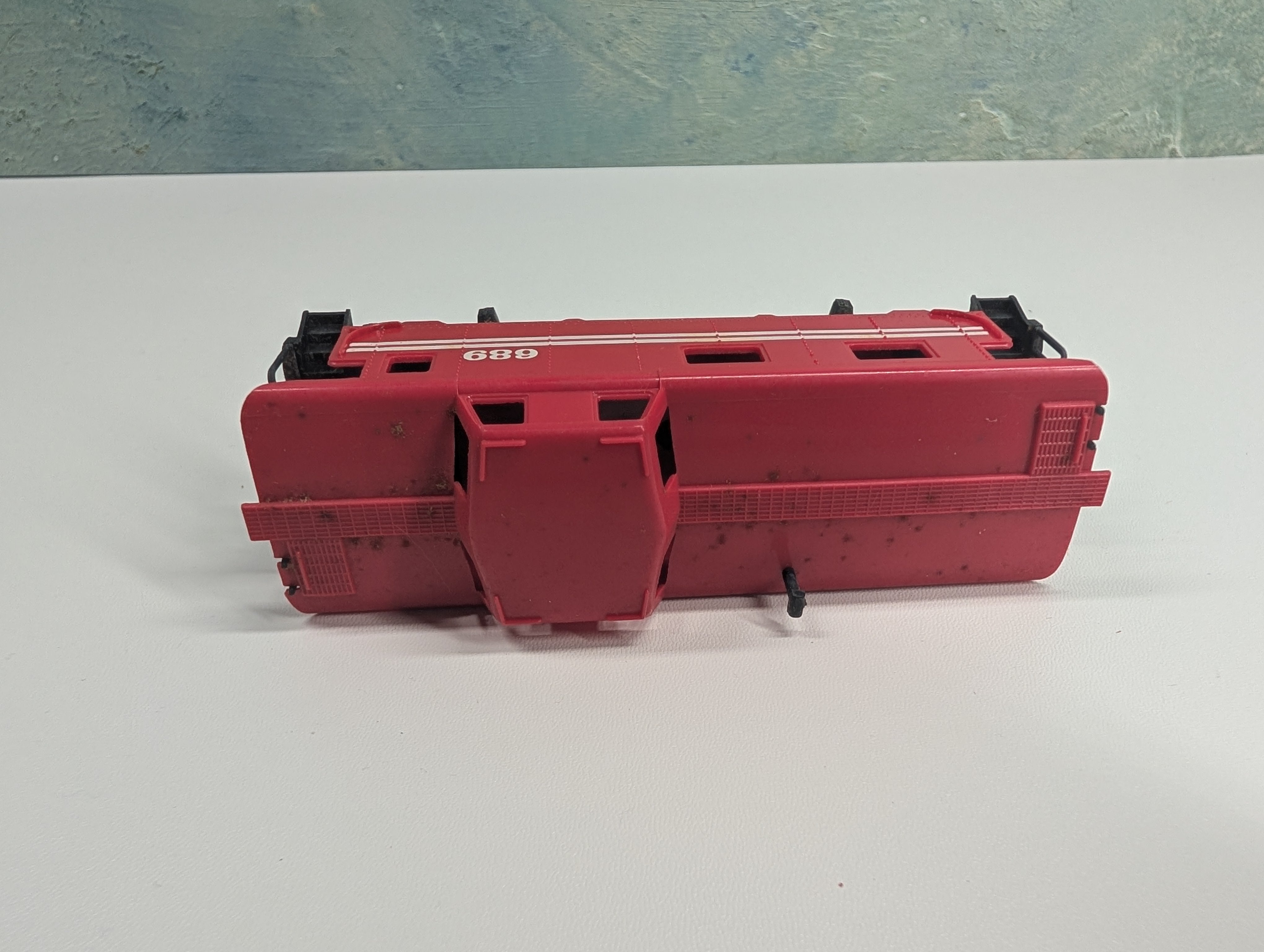 USED Tyco HO Scale Red Caboose 689