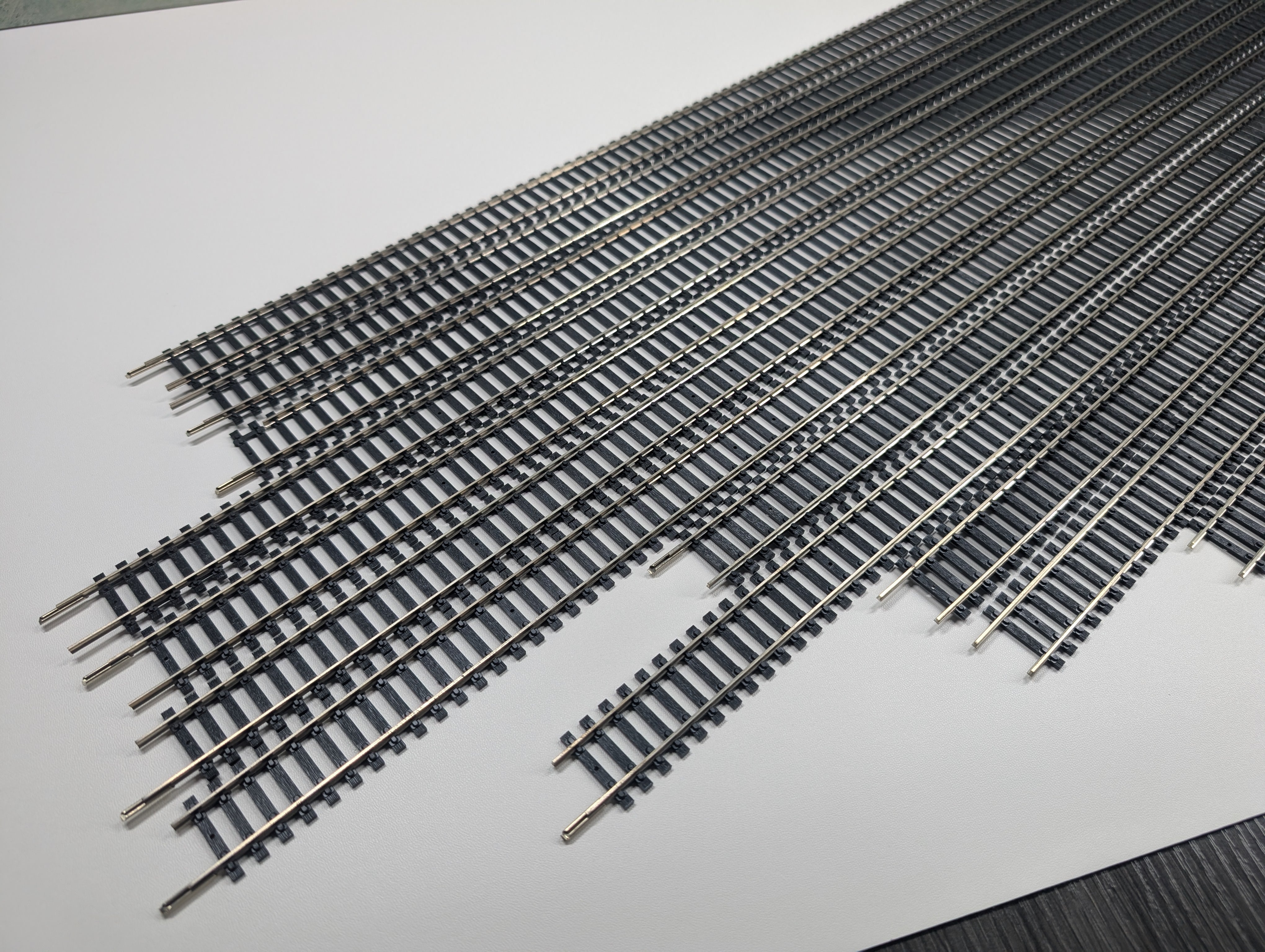 USED Atlas HO Scale Flex Track, Code 100 Silver Track (Various Sizes) (14 pcs)