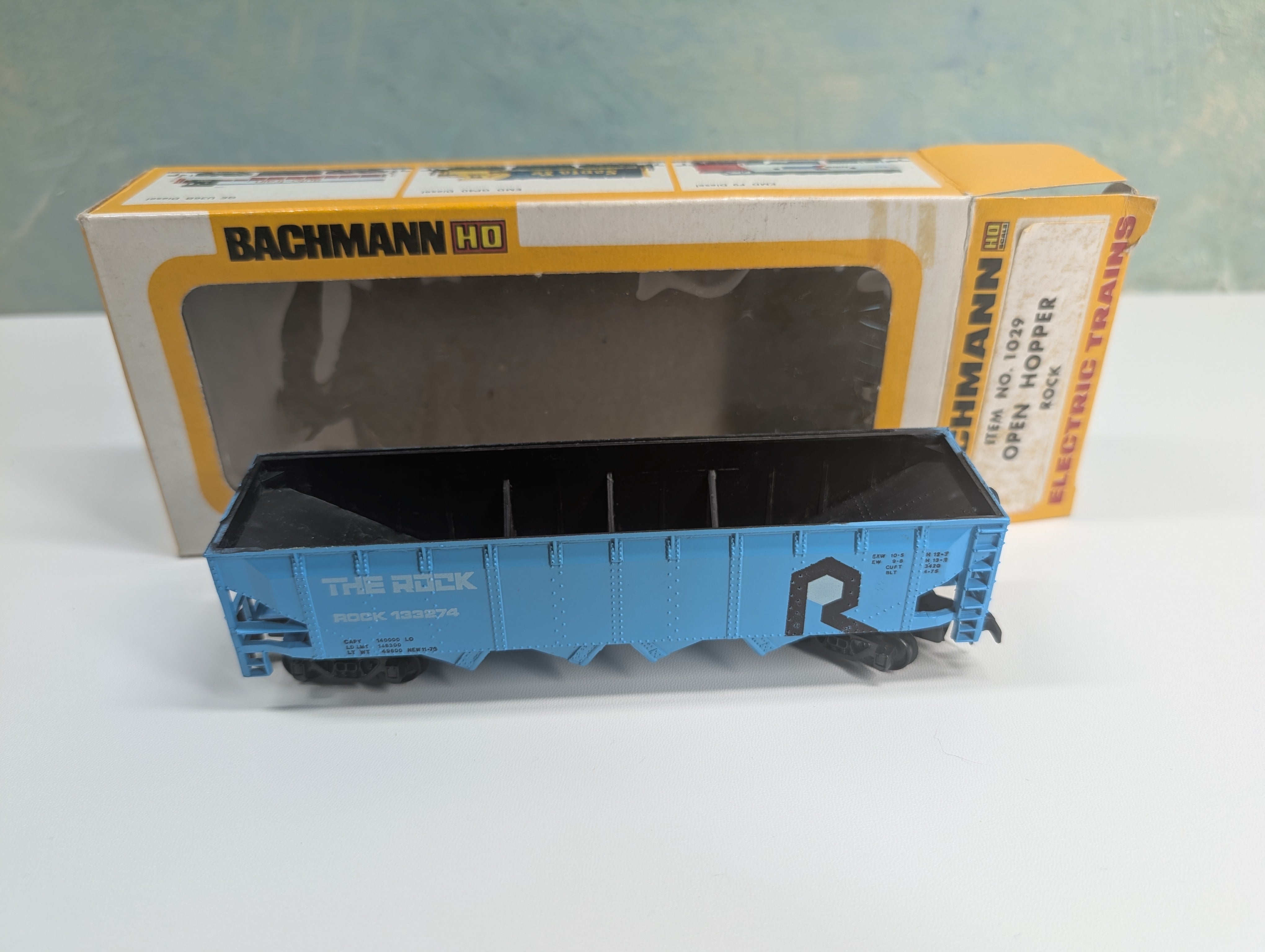 USED Bachmann HO Scale Open Hopper Rock #133274
