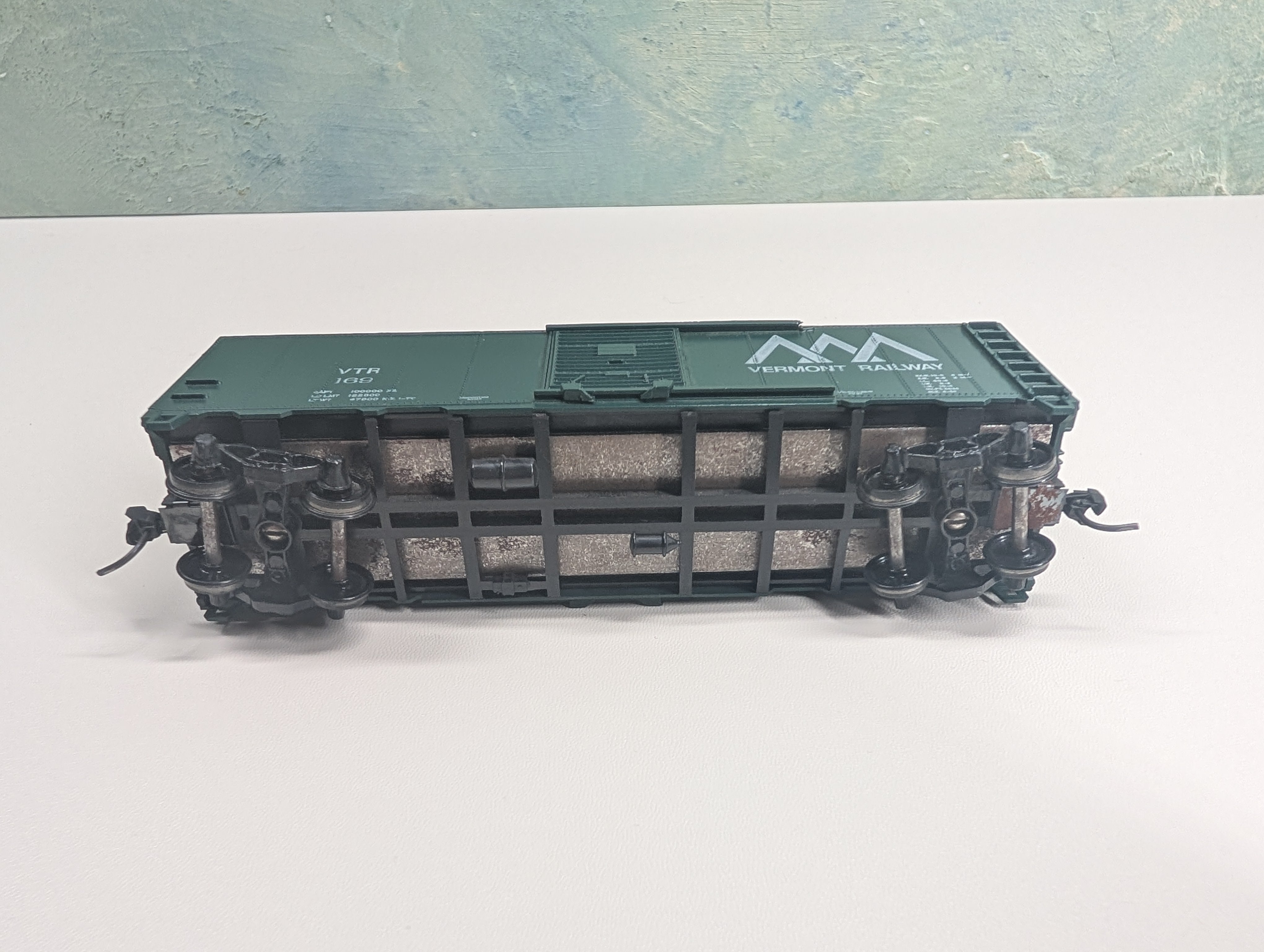 USED Athearn HO Scale 40' Box Car Vermont Railway VTR #169