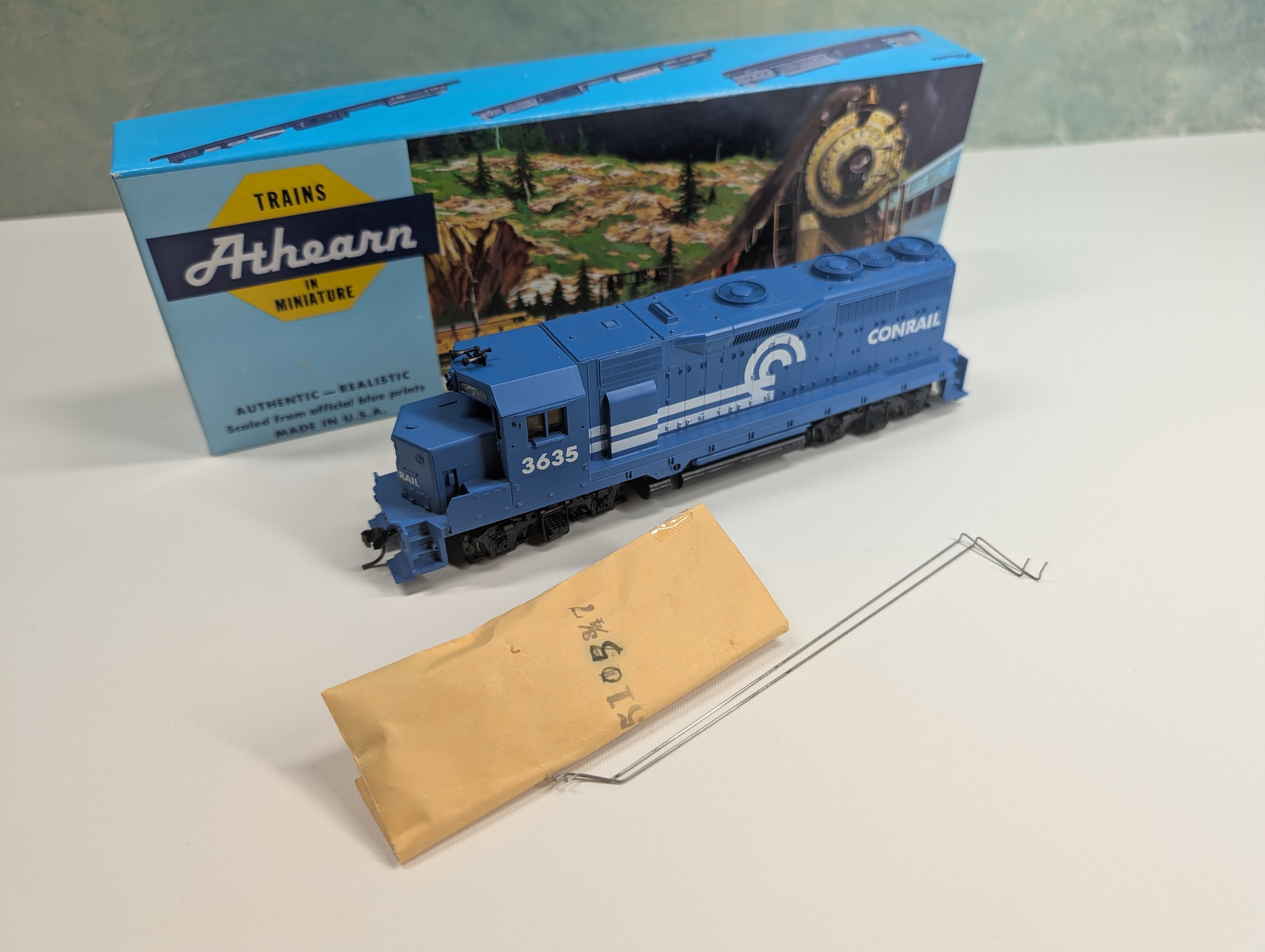 USED Athearn 4216 HO Scale GP-35 Diesel Locomotive Conrail #3635