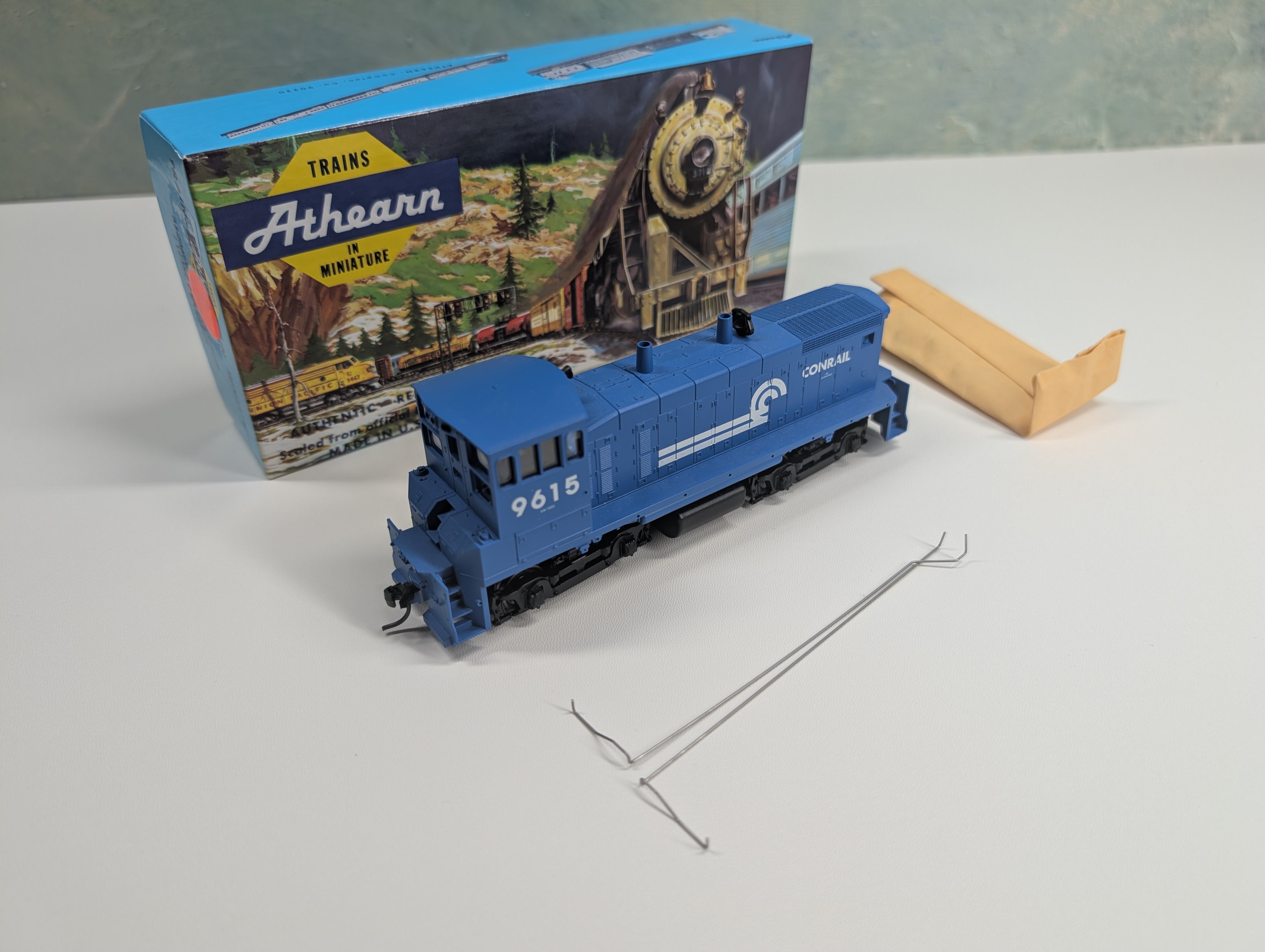USED Athearn 3903 HO Scale SW 1500 Diesel Switcher Locomotive Conrail #9615