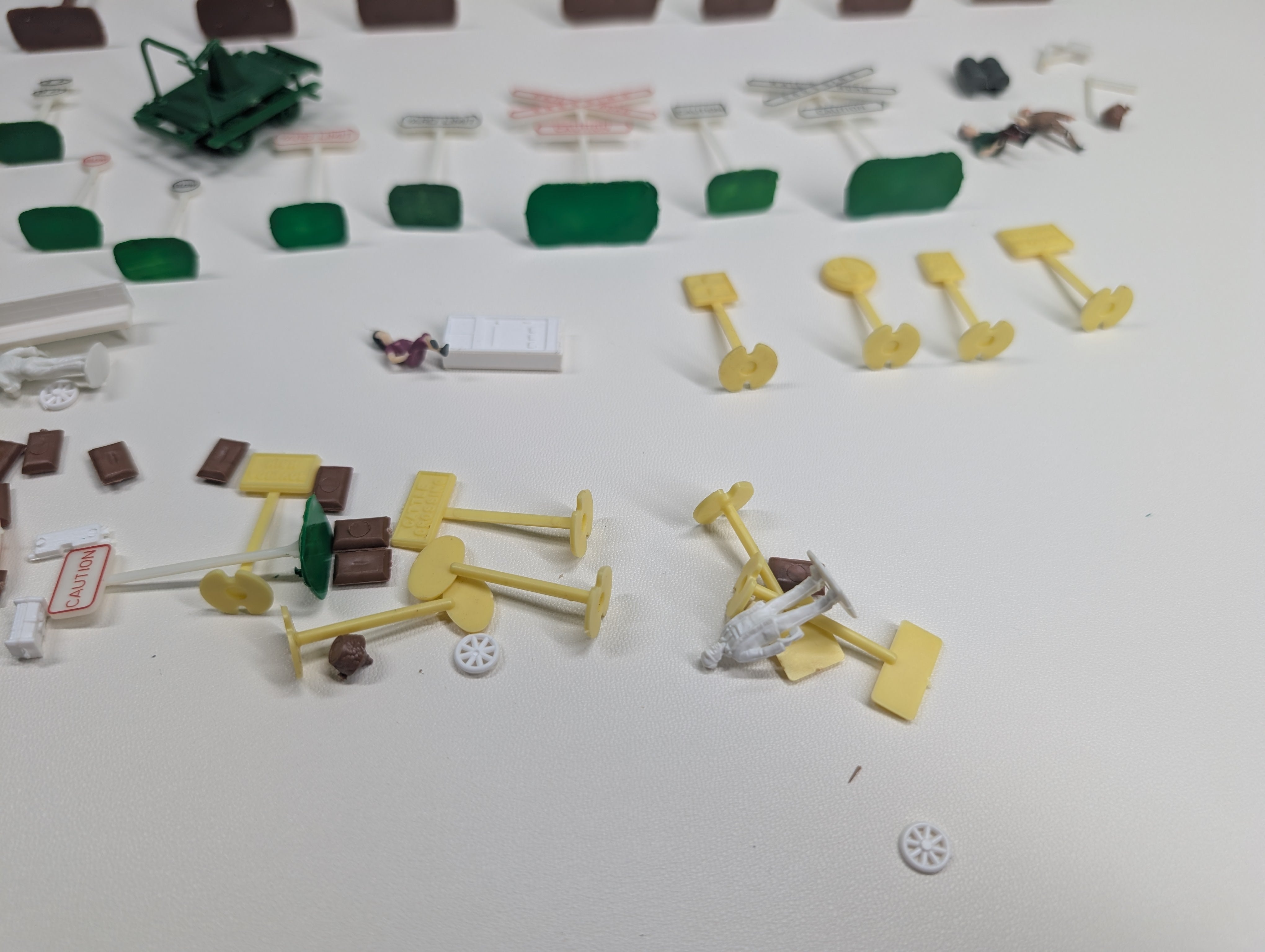 USED HO Scale Lot of Signs, Telephone Poles and other Details