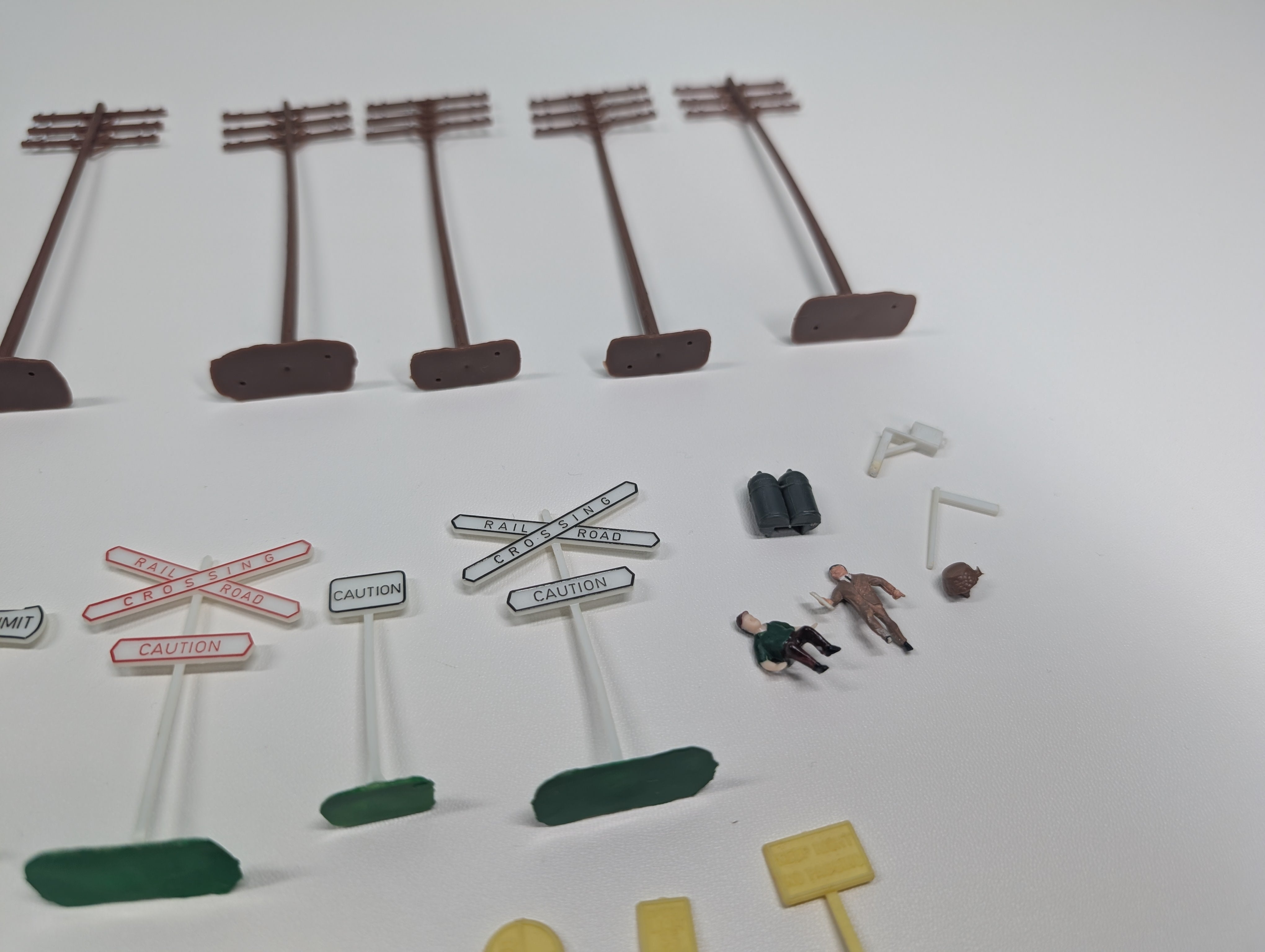USED HO Scale Lot of Signs, Telephone Poles and other Details