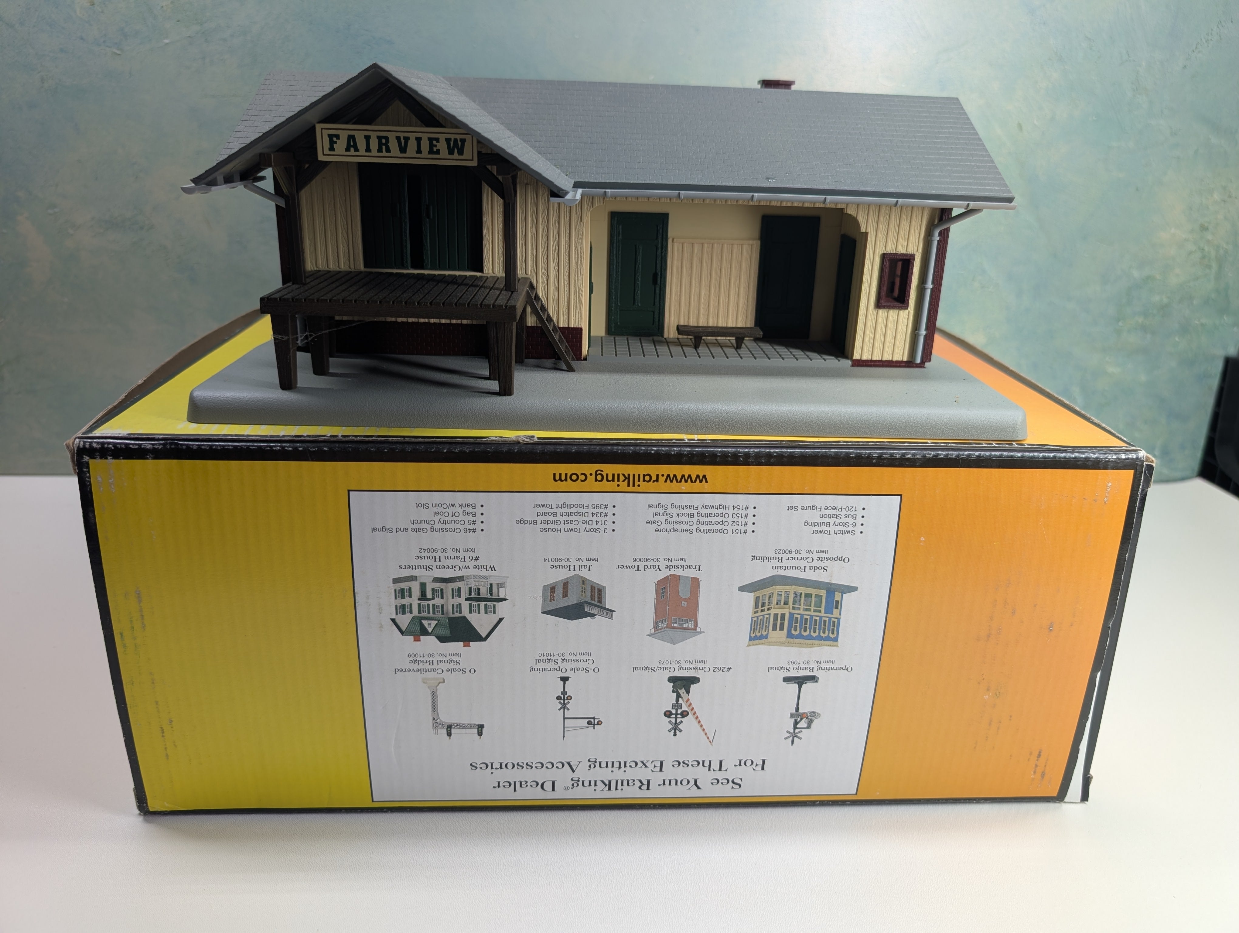 USED MTH Rail King 30-90032 O Fairview Train Depot