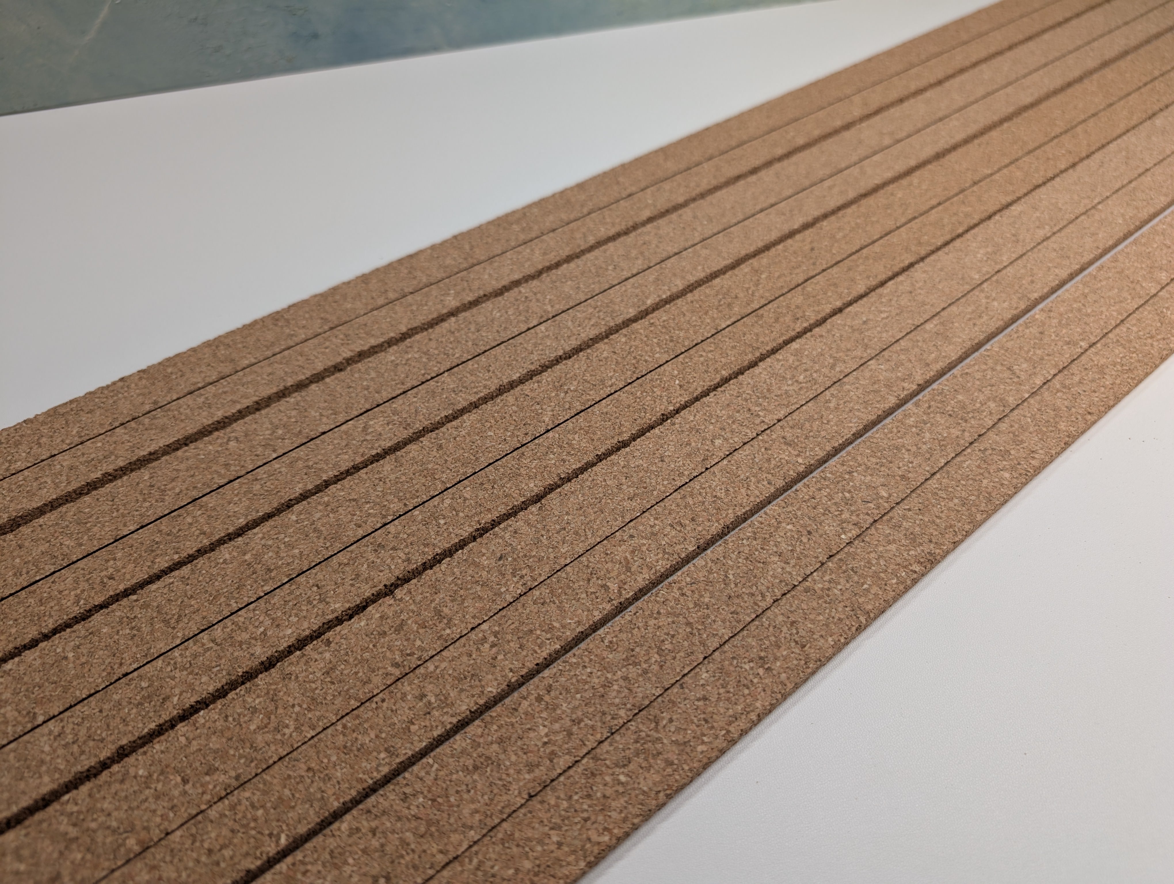 Atlas 70000251 HO Scale Cork Roadbed, 3' Long (5 pcs)