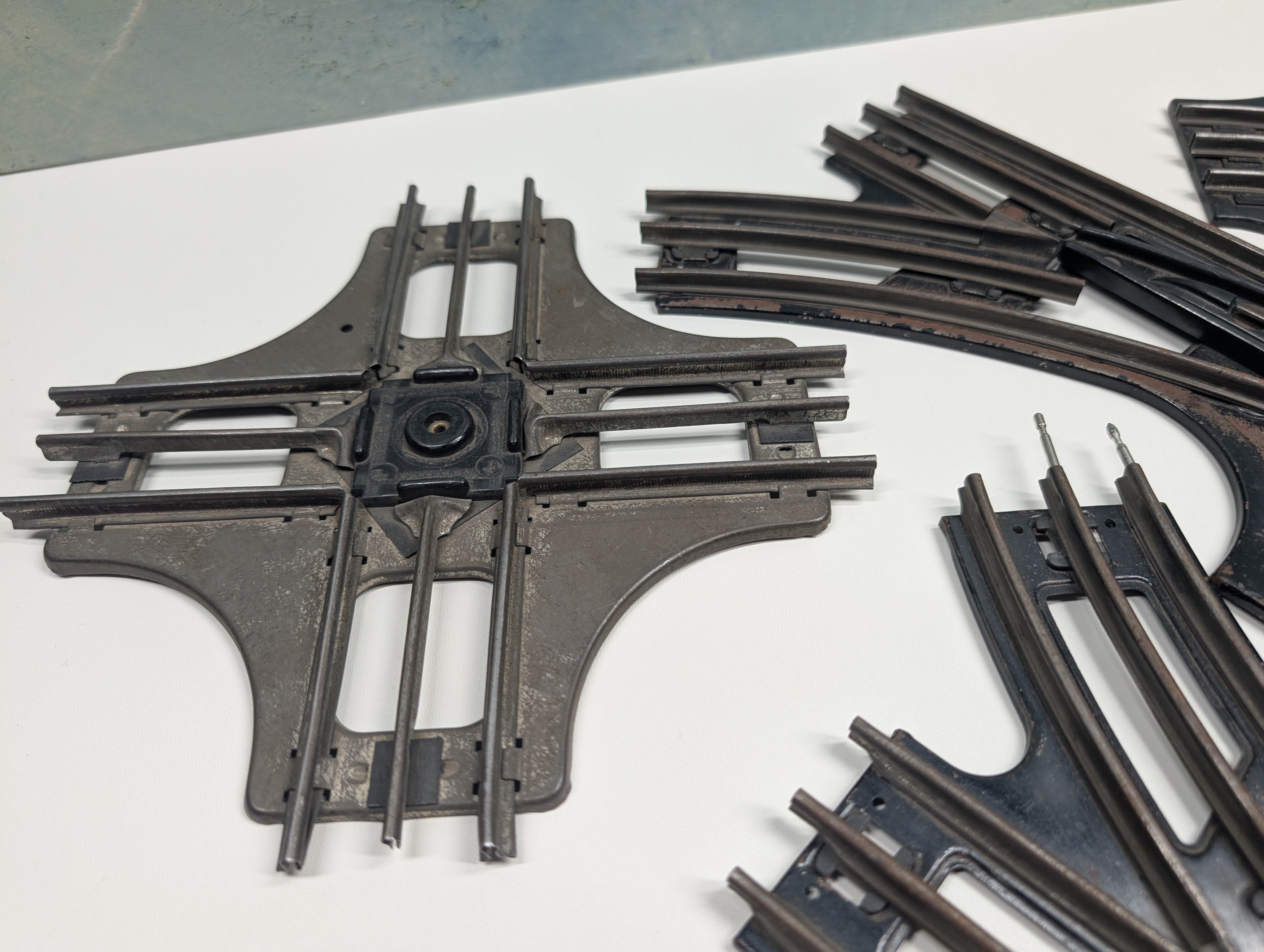 USED Lionel O Various O27 Track Sections, Crossings & Switches