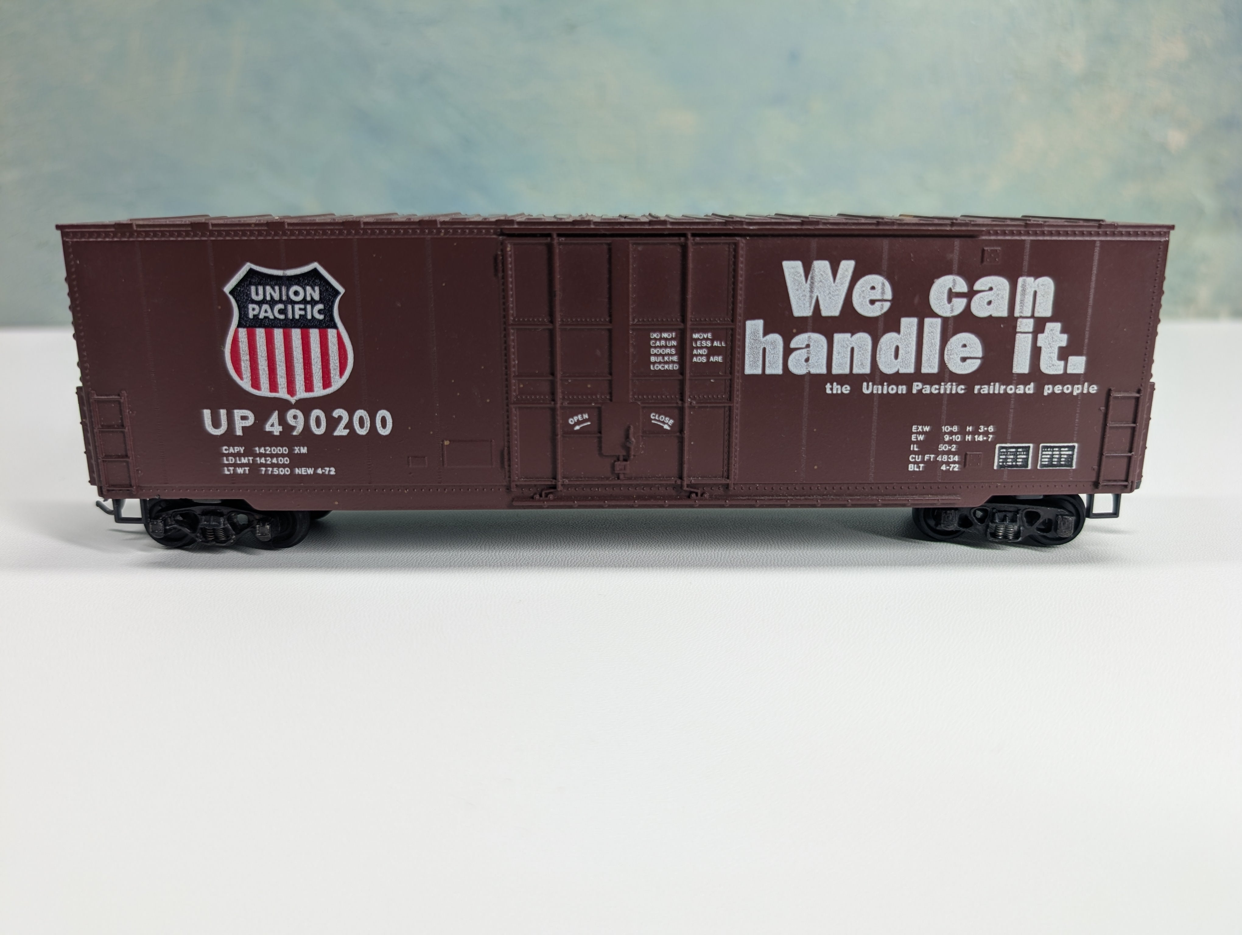 USED Roundhouse HO Scale 50' Hi-Cube Box Car Union Pacific UP #490200