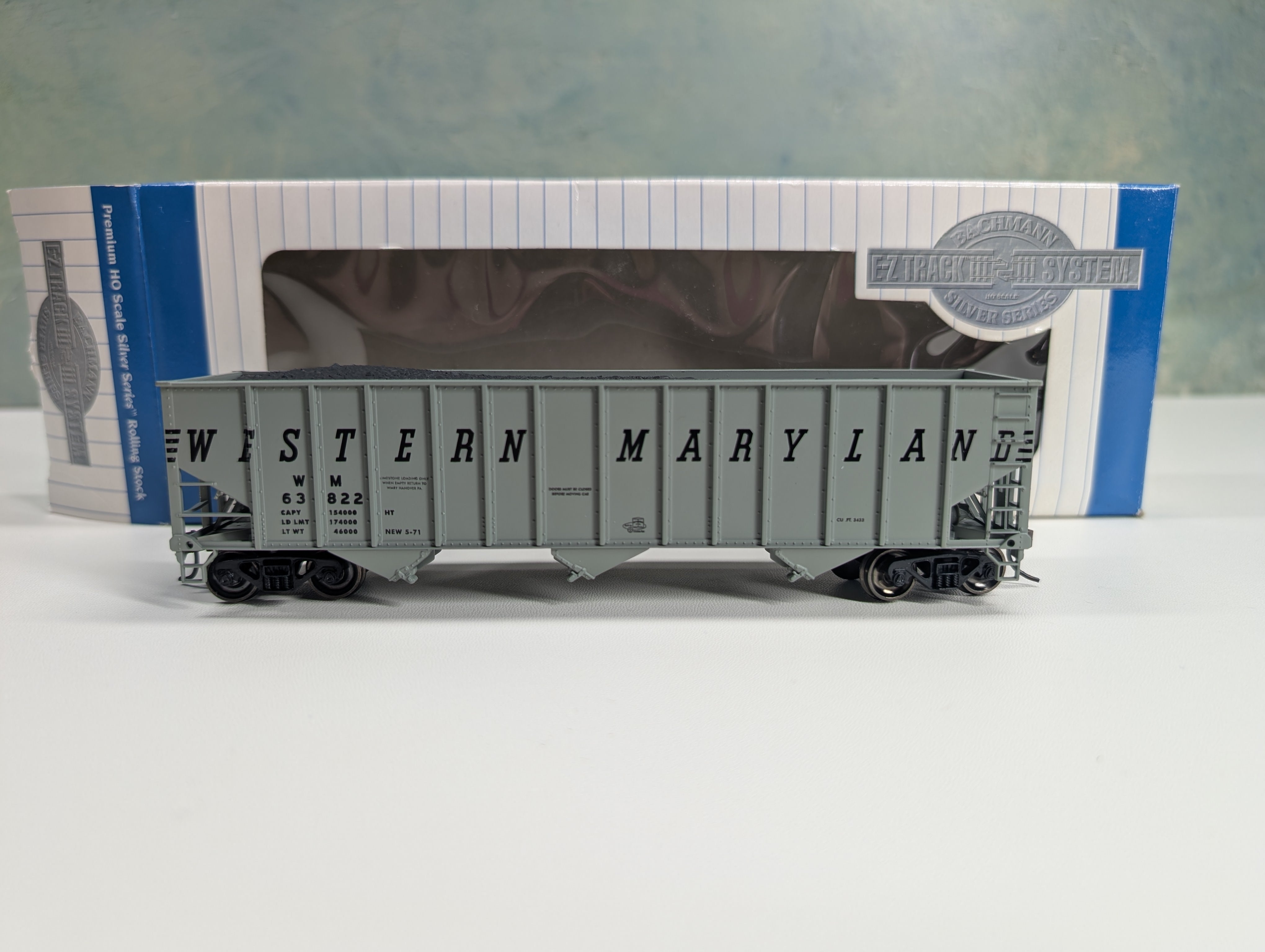 USED Bachmann HO Scale 3-Bay Hopper Western Maryland WM #63822 w/ Coal Load
