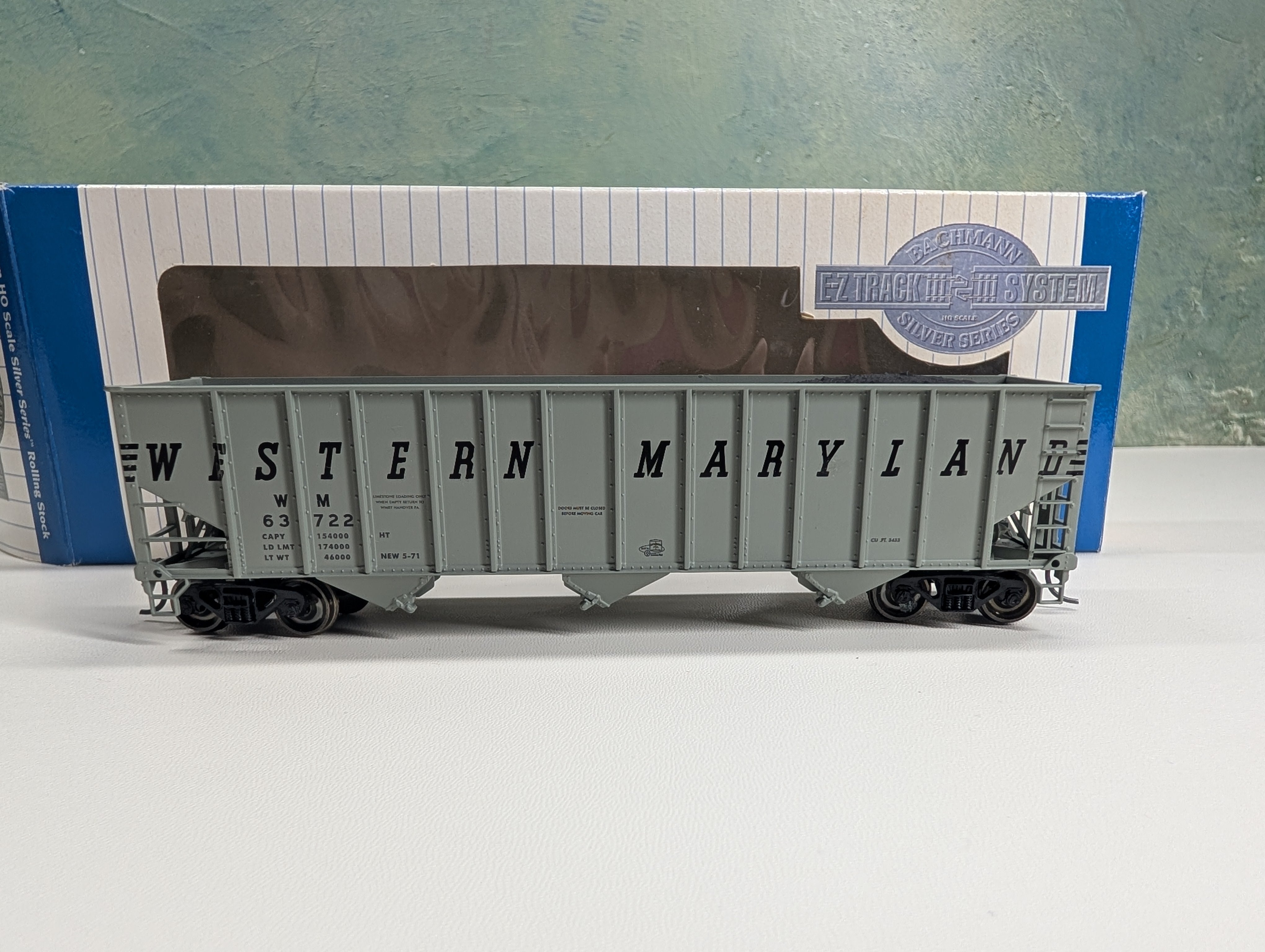 USED Bachmann HO Scale 3-Bay Hopper Western Maryland WM #63722 w/ Coal Load