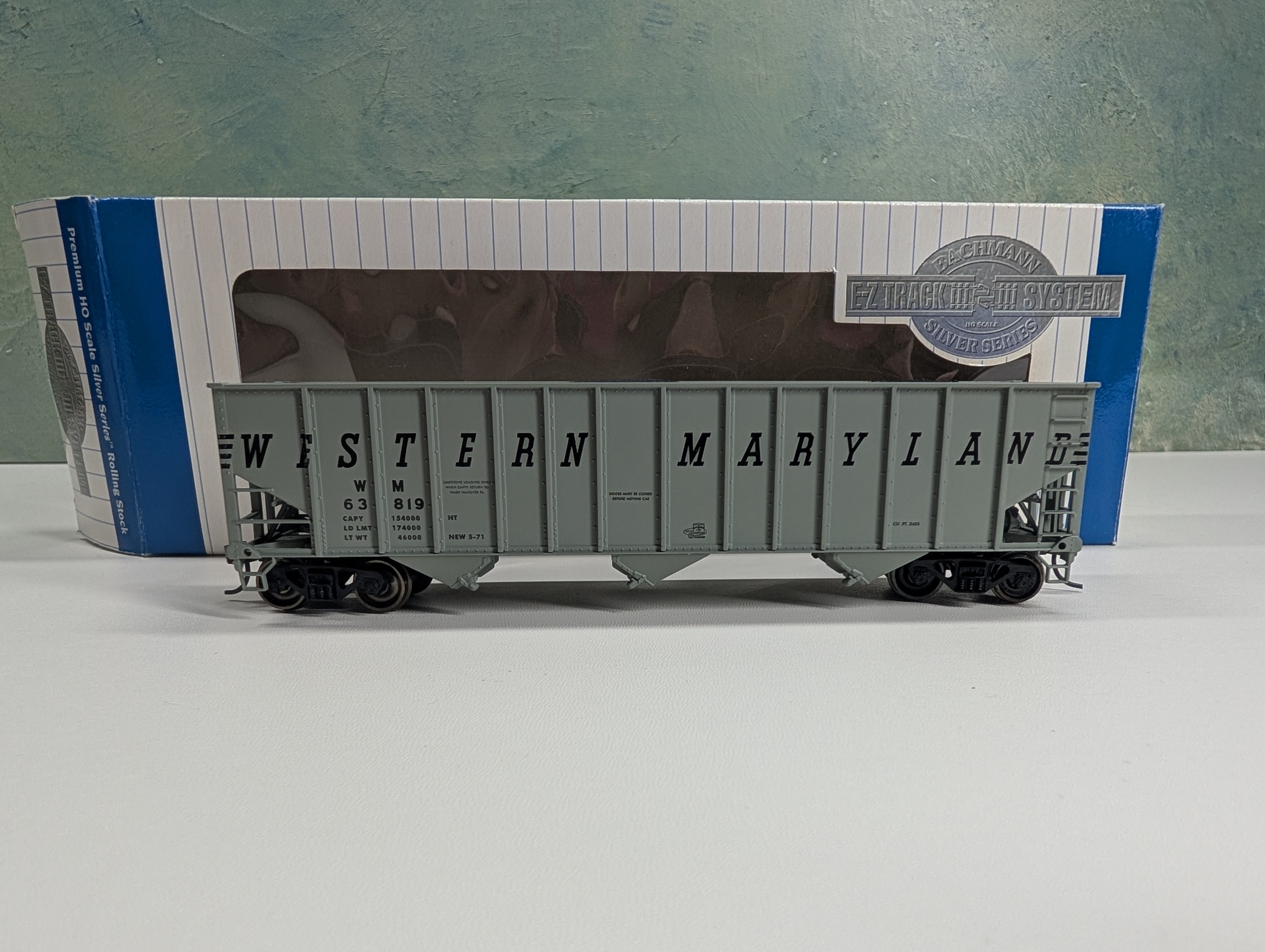 USED Bachmann HO Scale 3-Bay Hopper Western Maryland WM #63819 w/ Coal Load